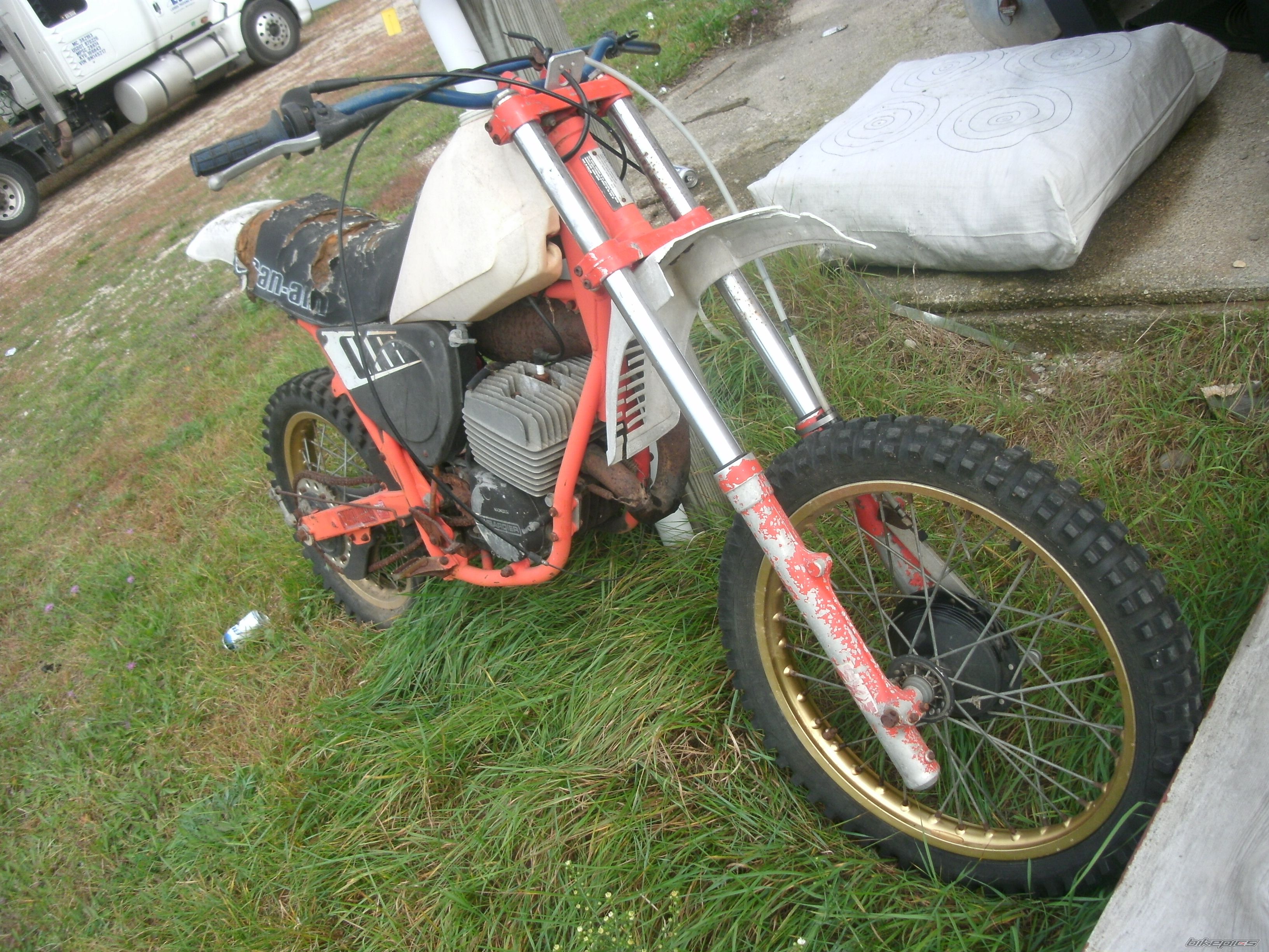 Photo 2280656