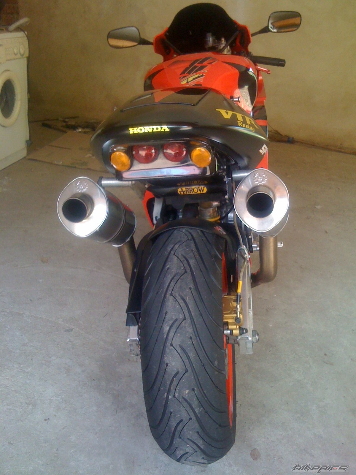 Photo 2329104