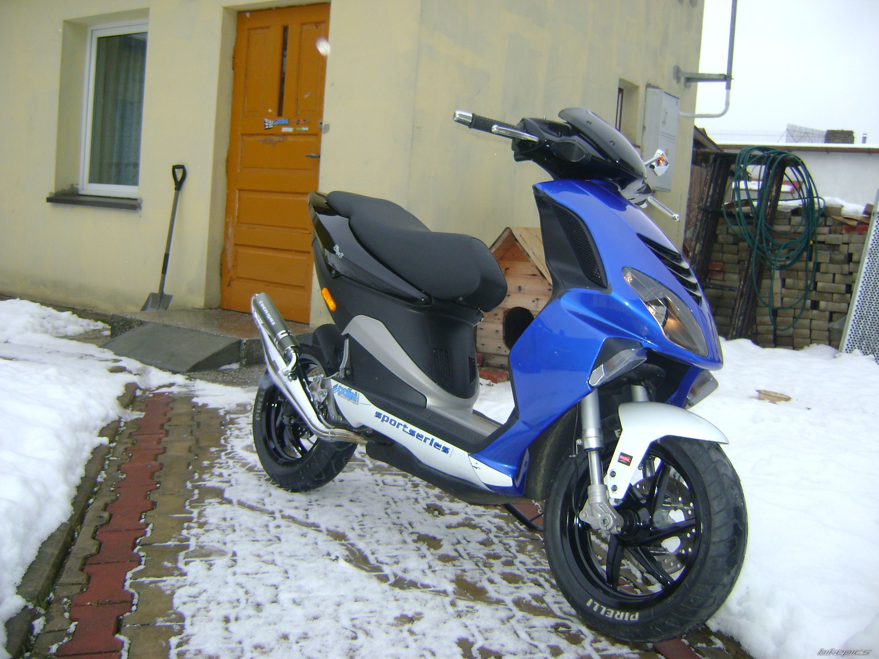 Photo 2336045