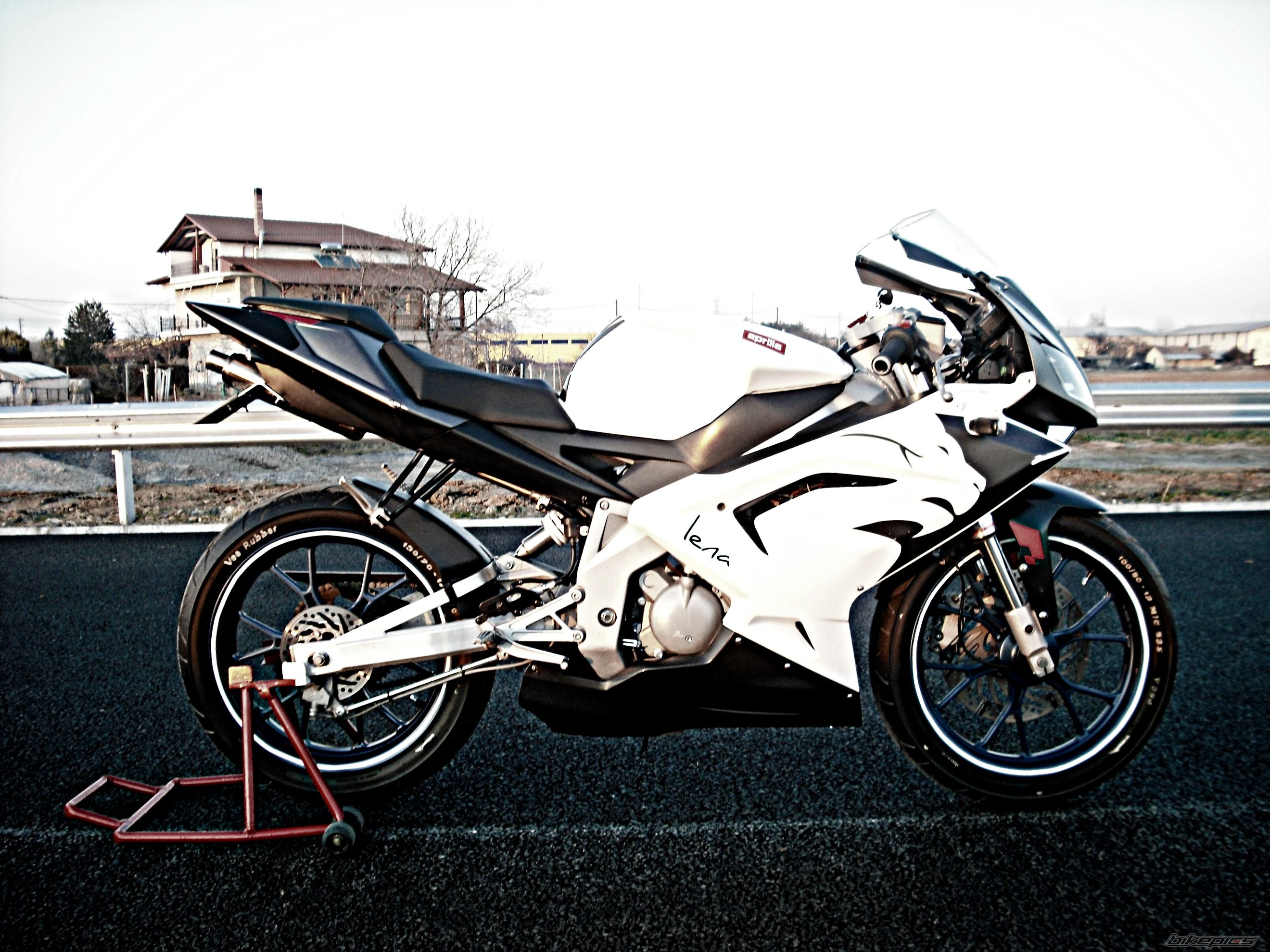Photo 2343109