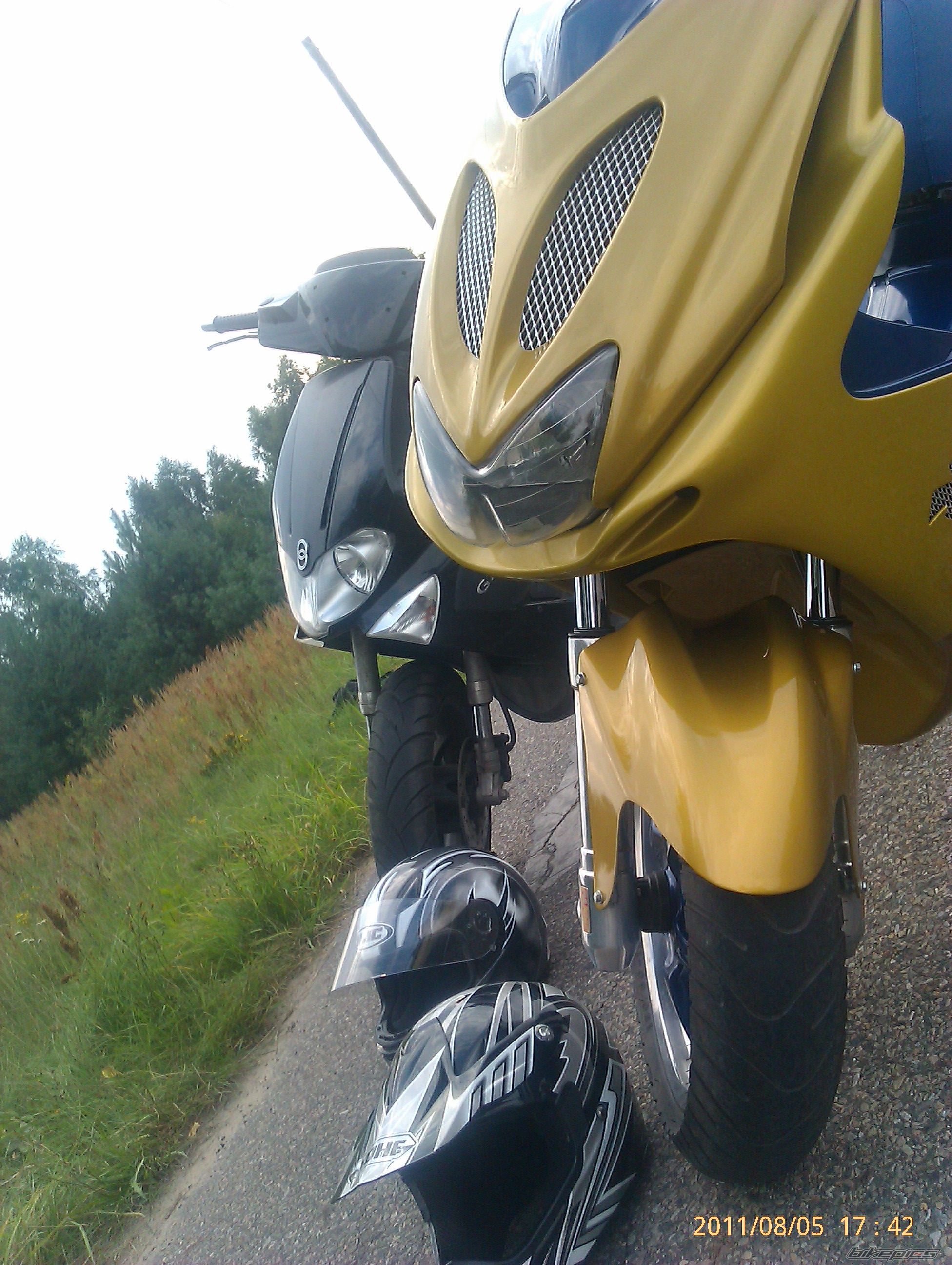 Photo 2359615