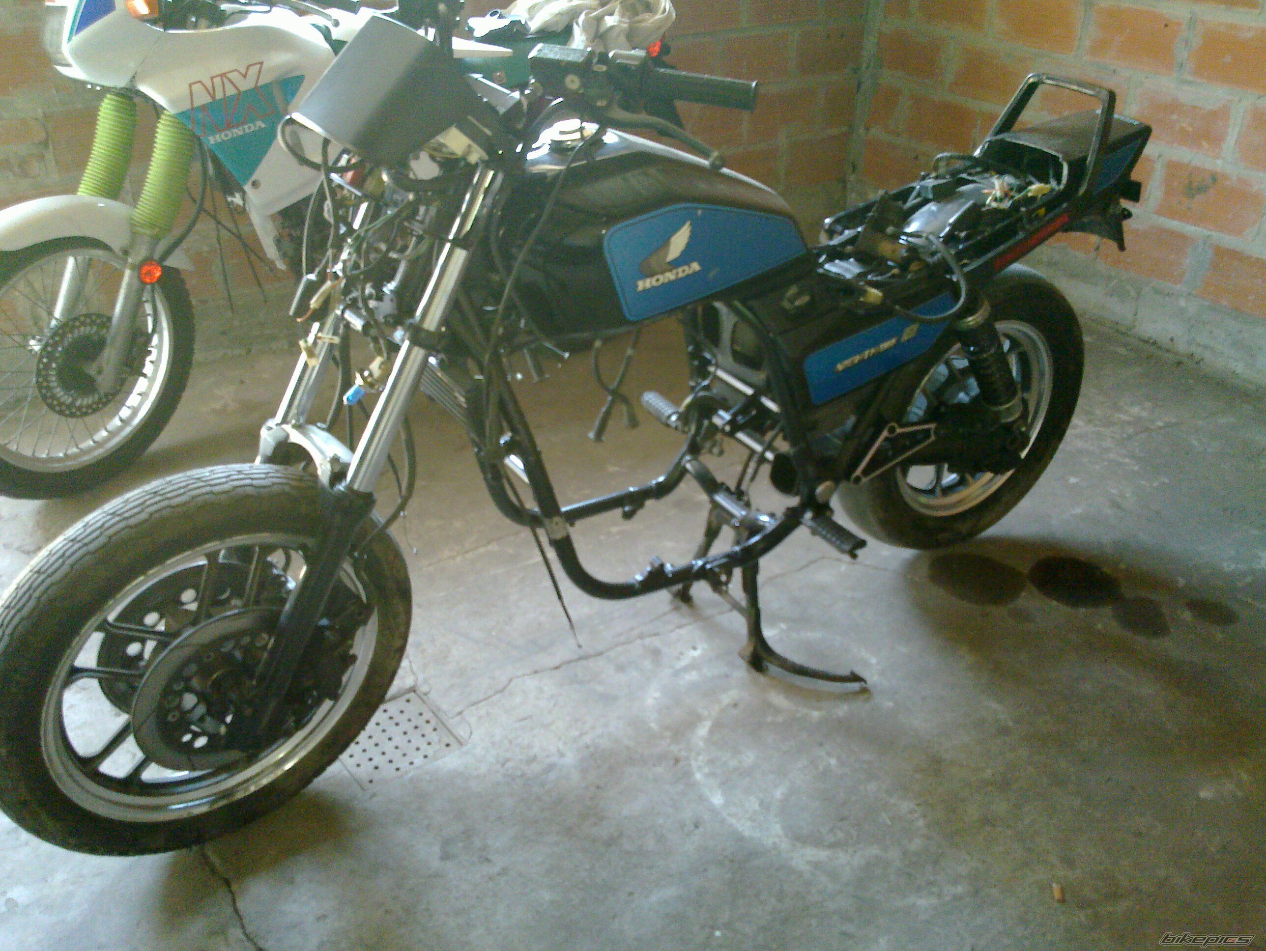 Photo 2362976