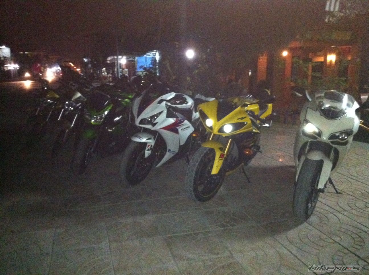 Photo 2369093