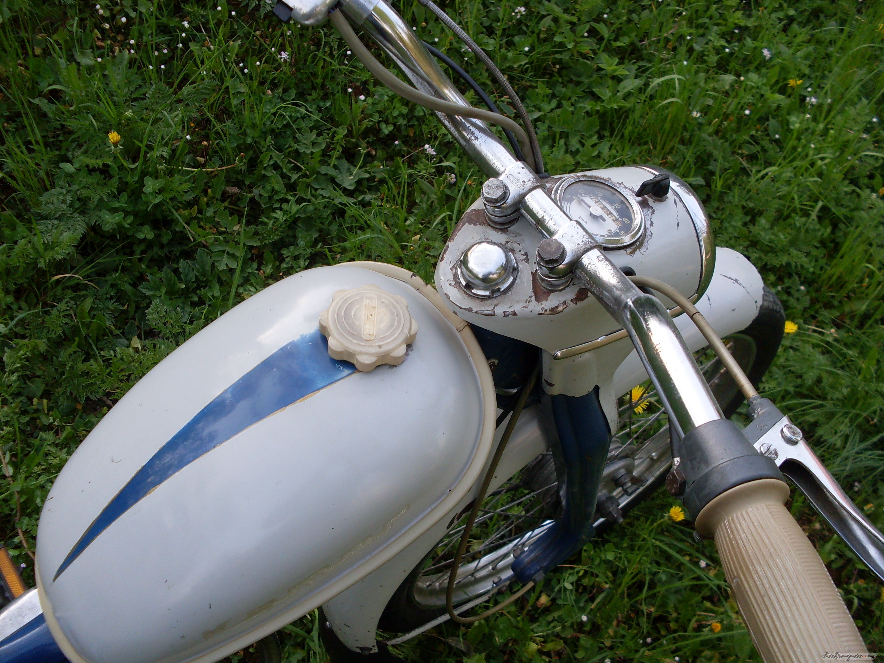 Photo 2375695