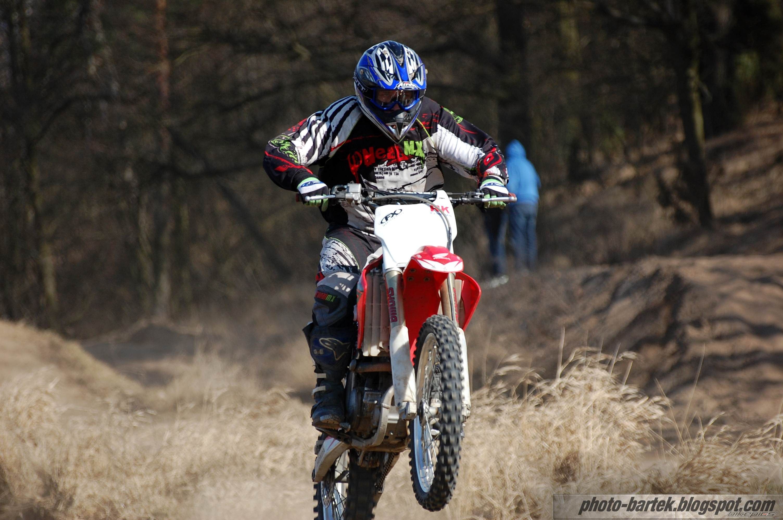 Photo 2377161