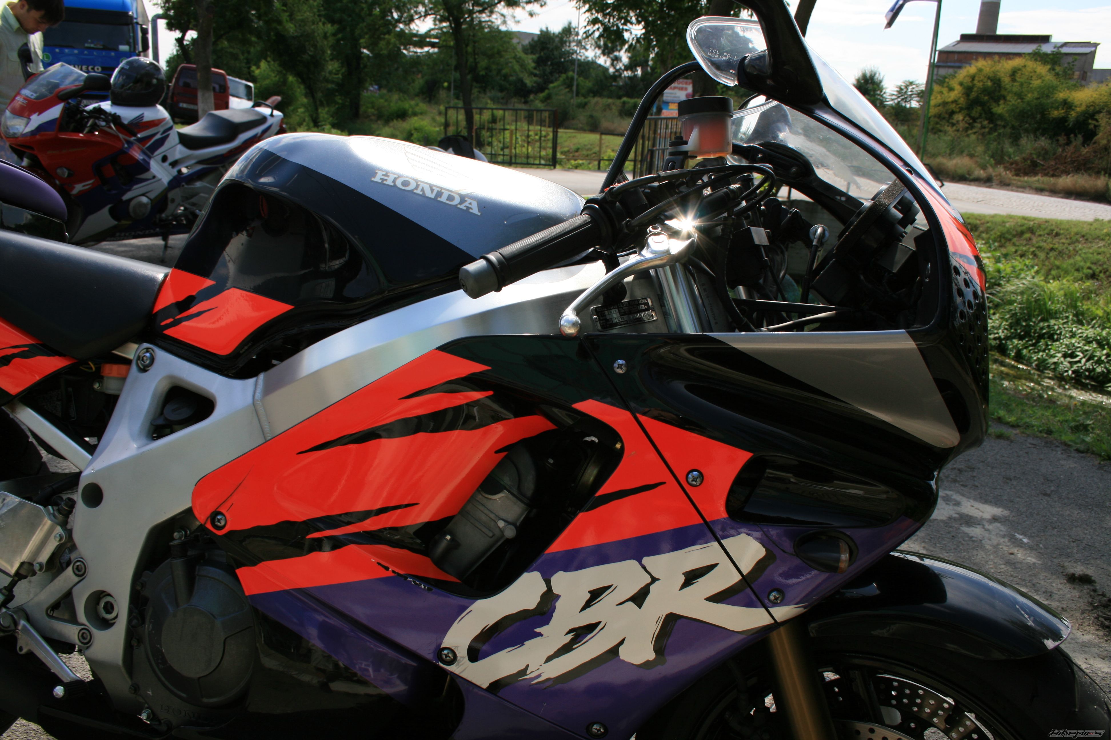 Photo 2377342