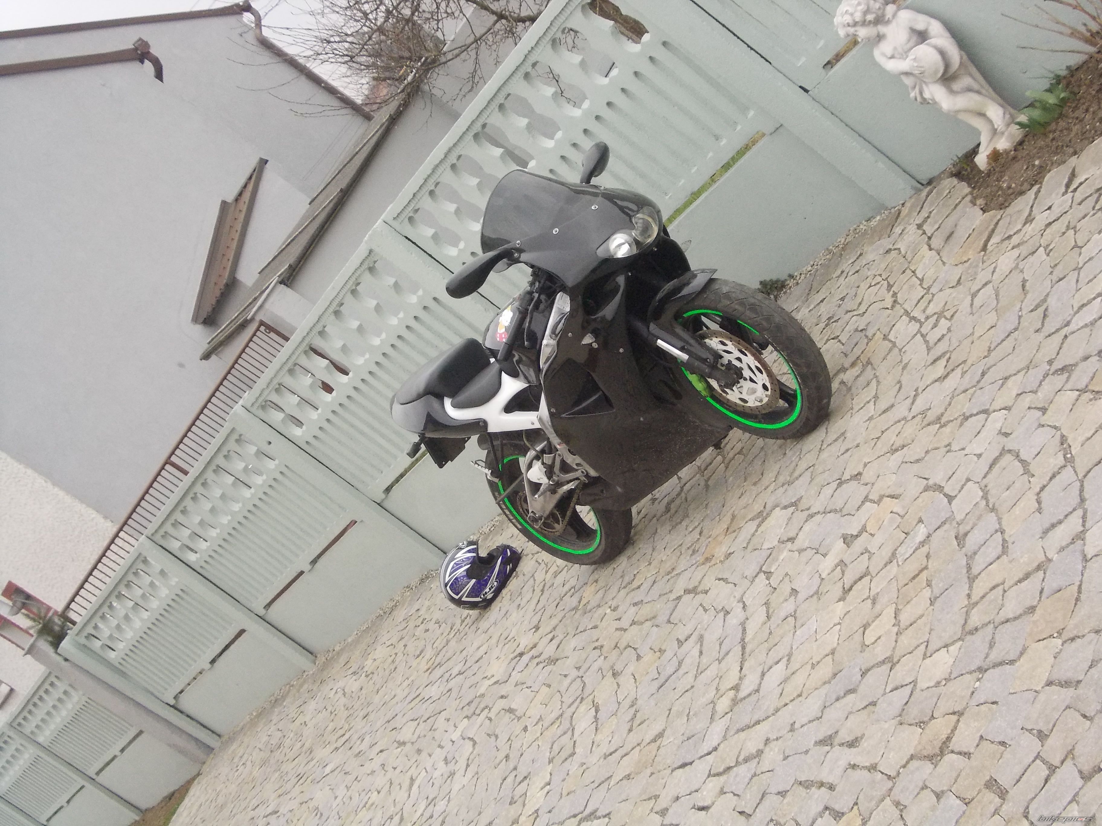 Photo 2378352