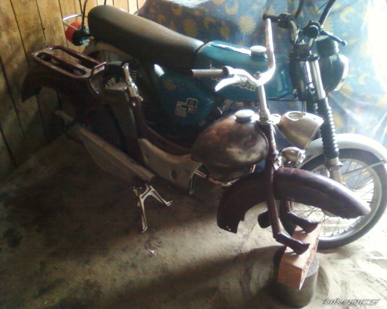 Photo 2379519