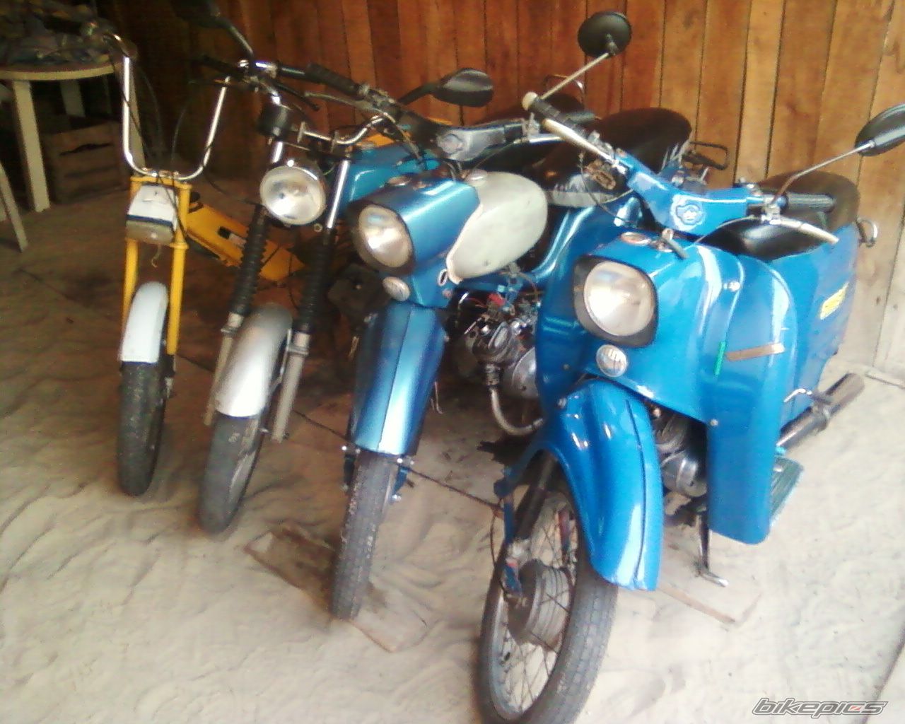 Photo 2379569