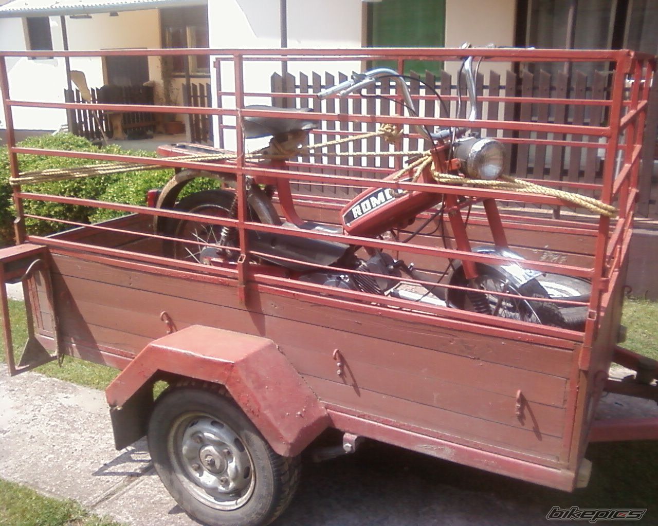 Photo 2379633