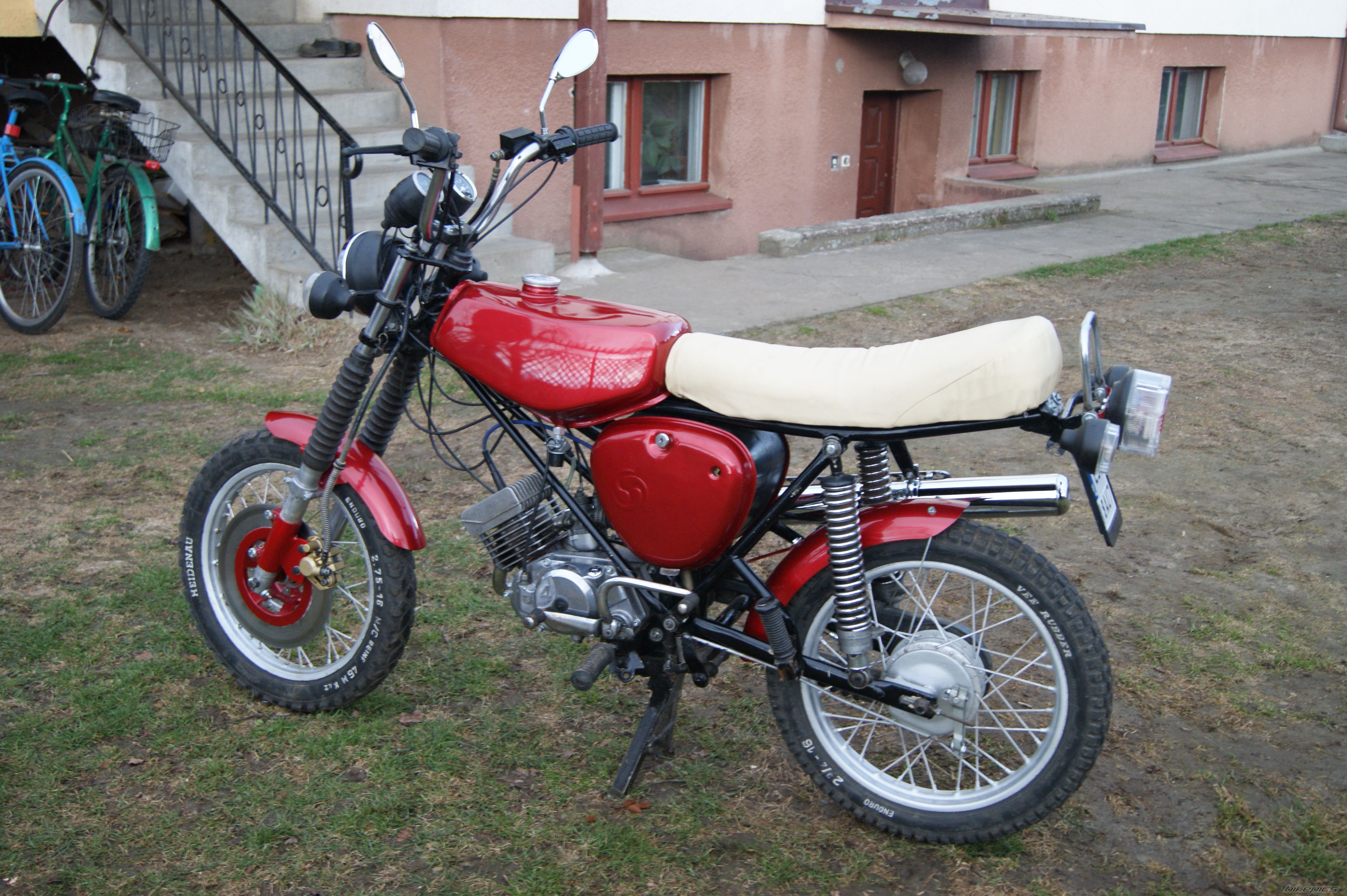 Photo 2379799