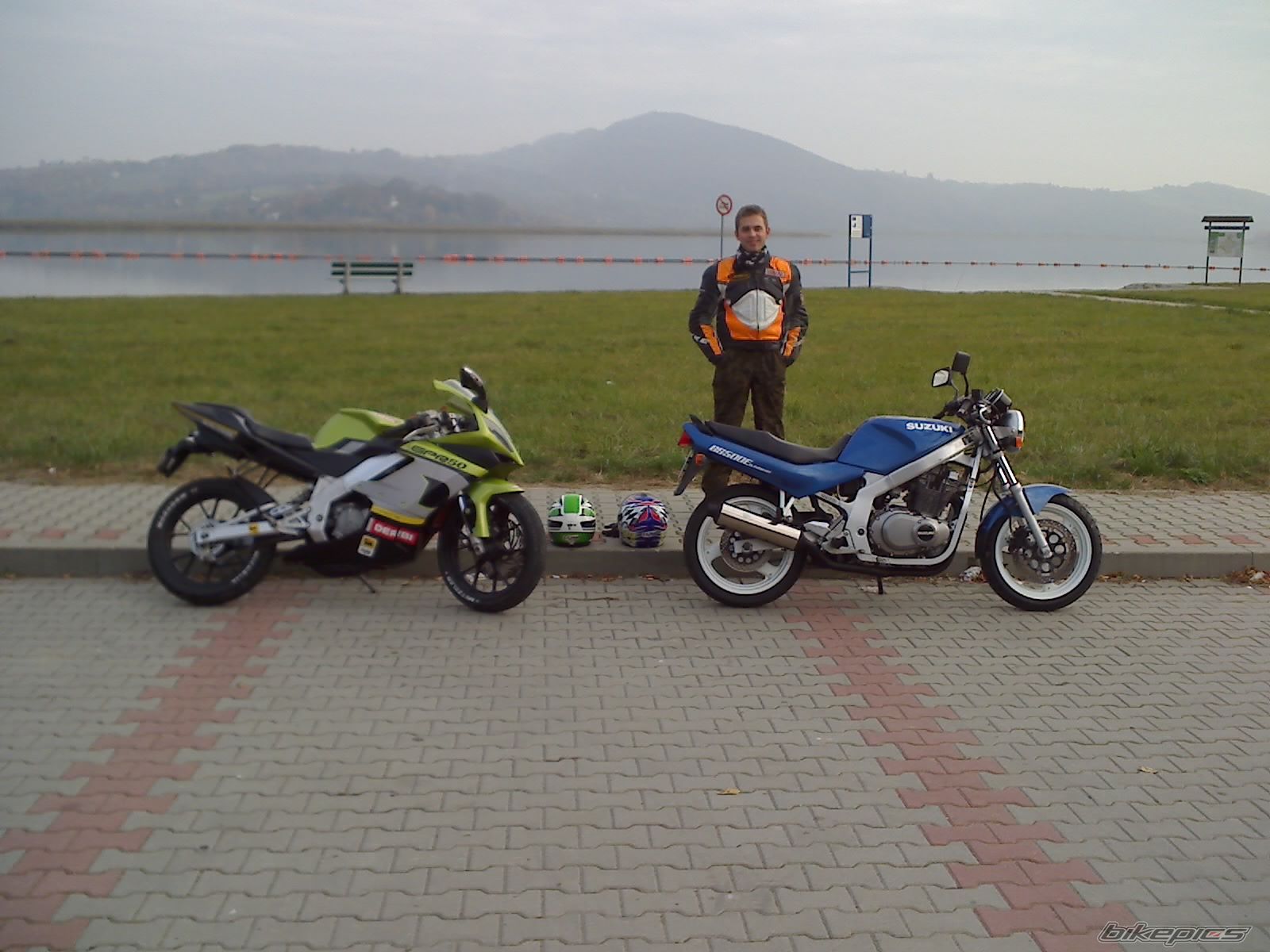 Photo 2380239