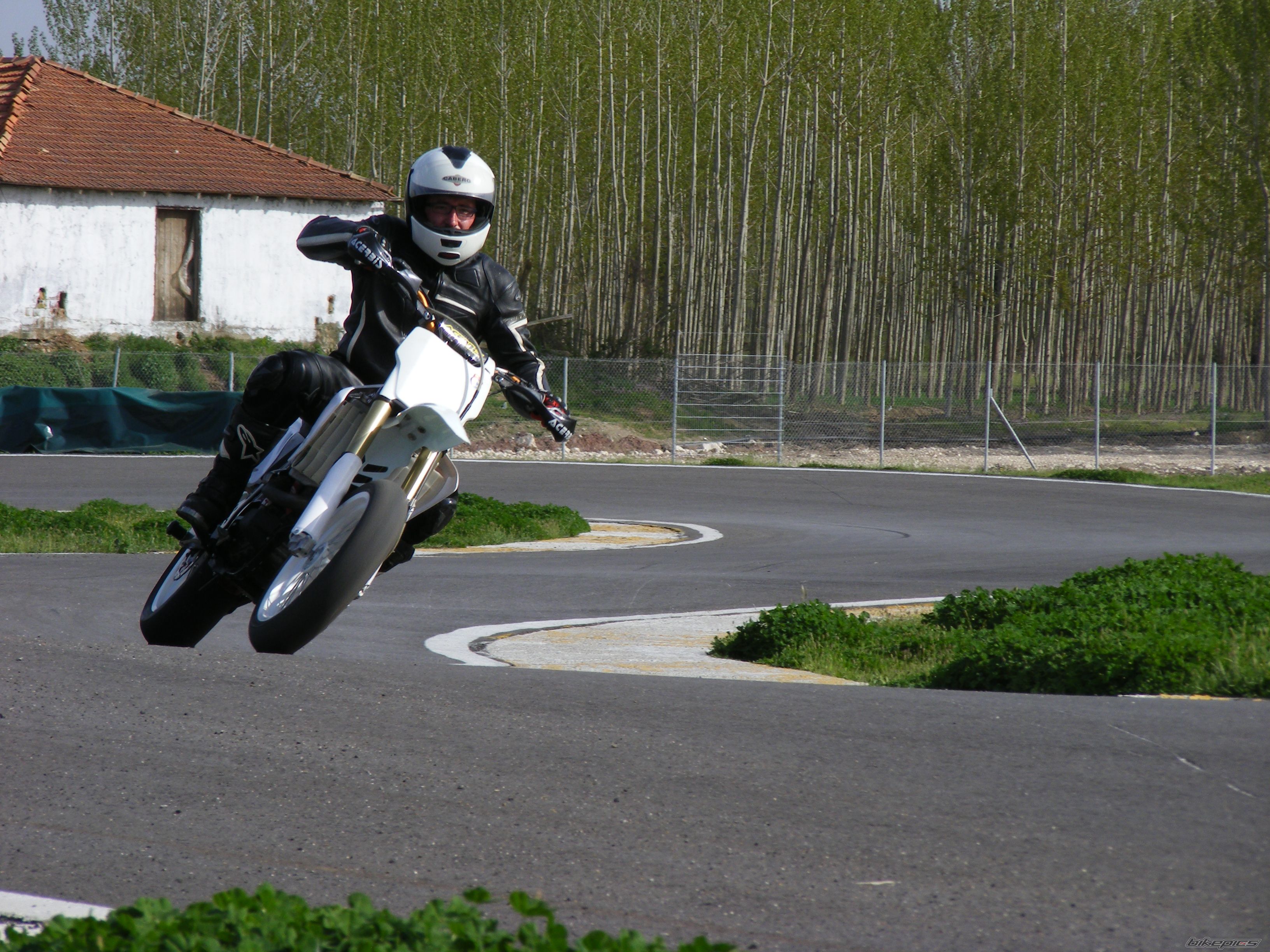 Photo 2381432