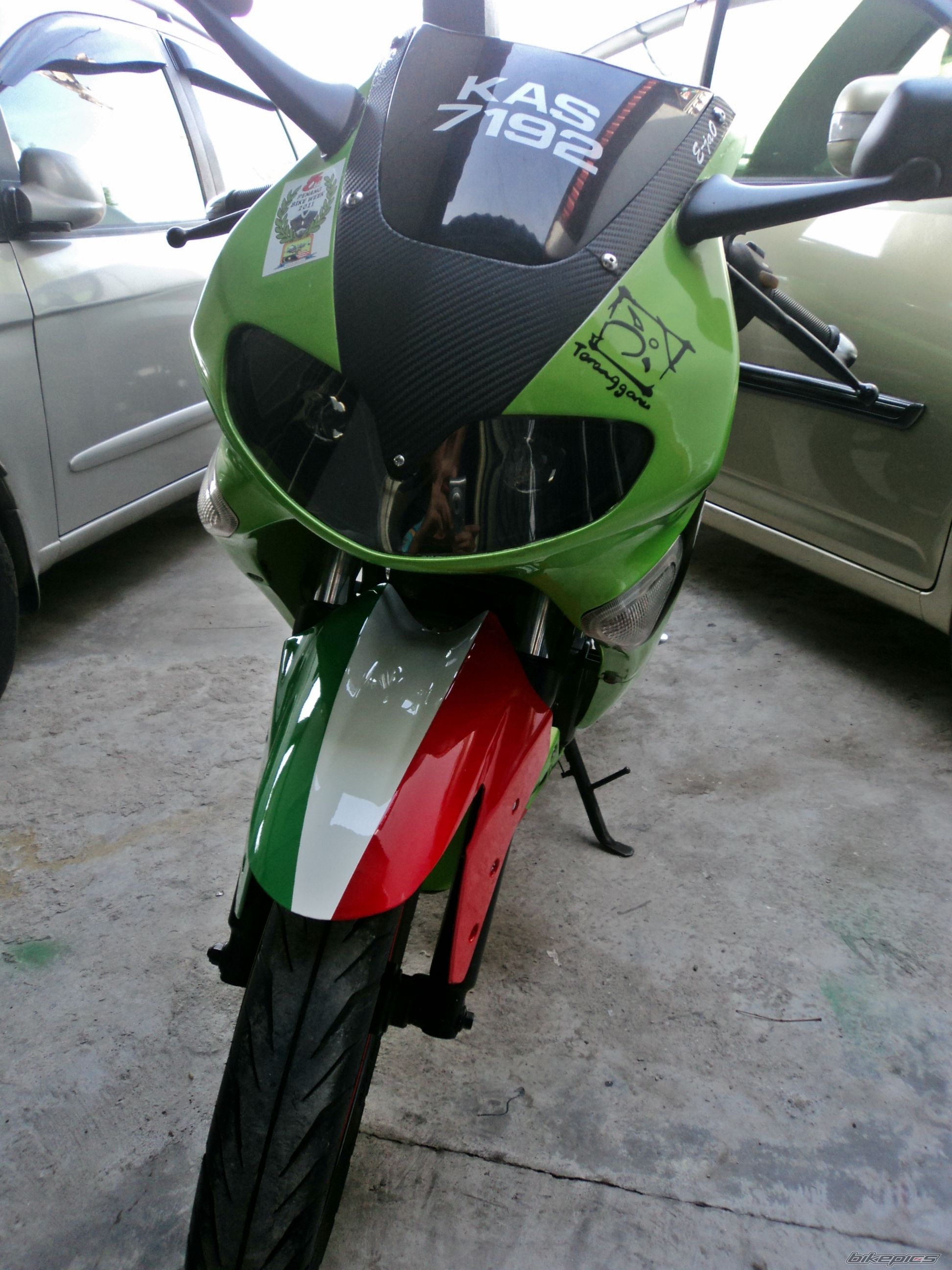 Photo 2381588