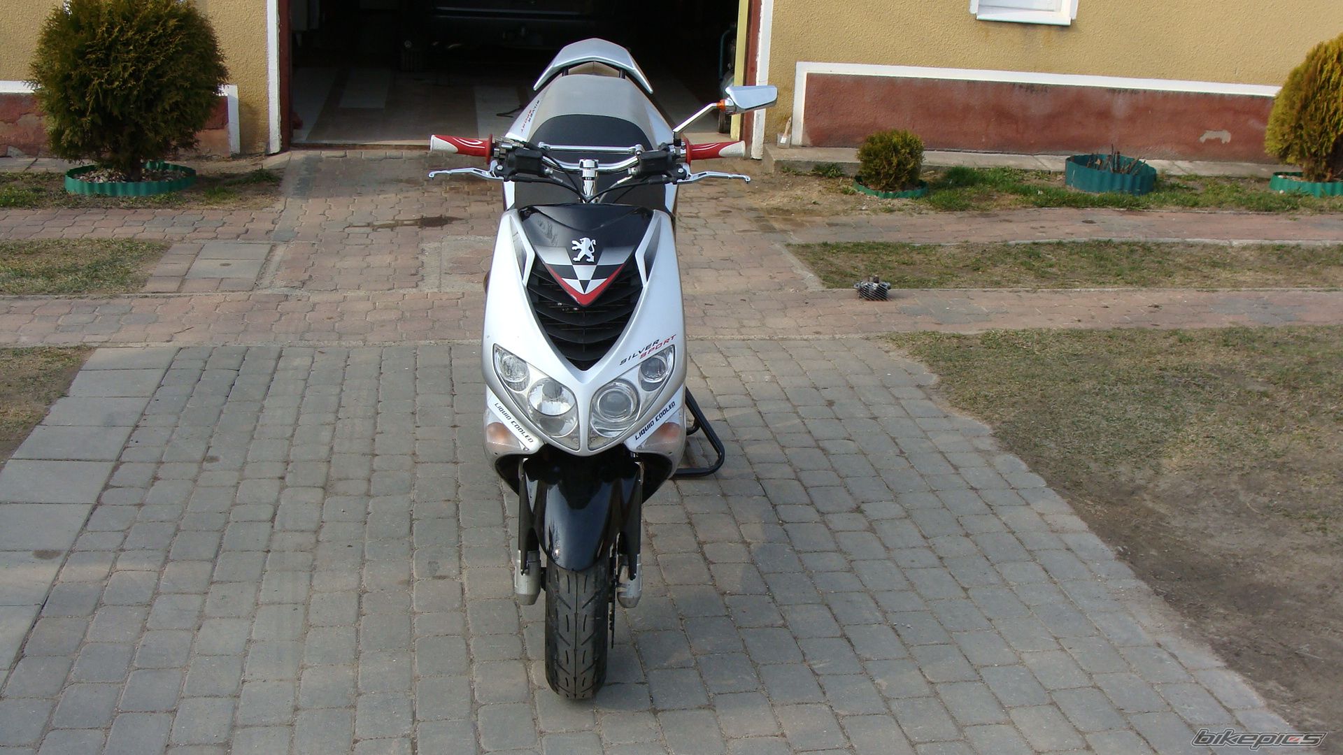 Photo 2383656