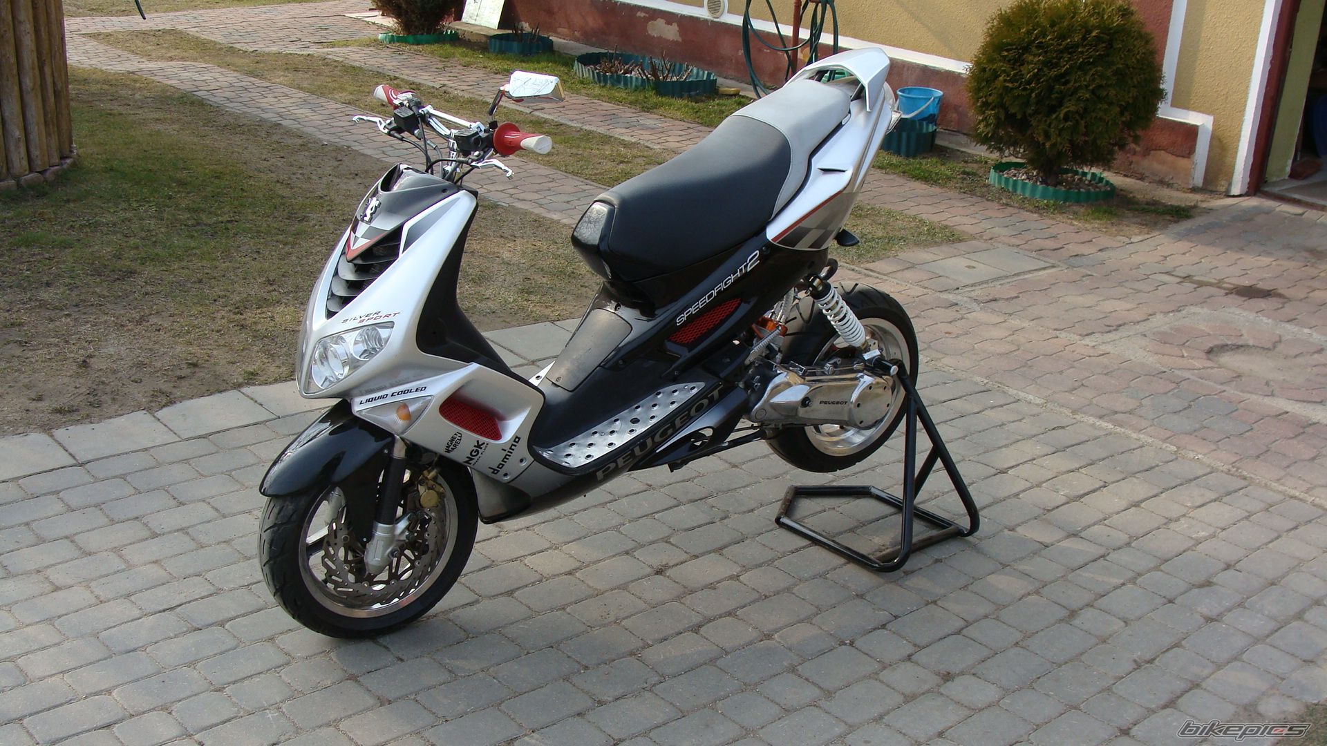 Photo 2383659