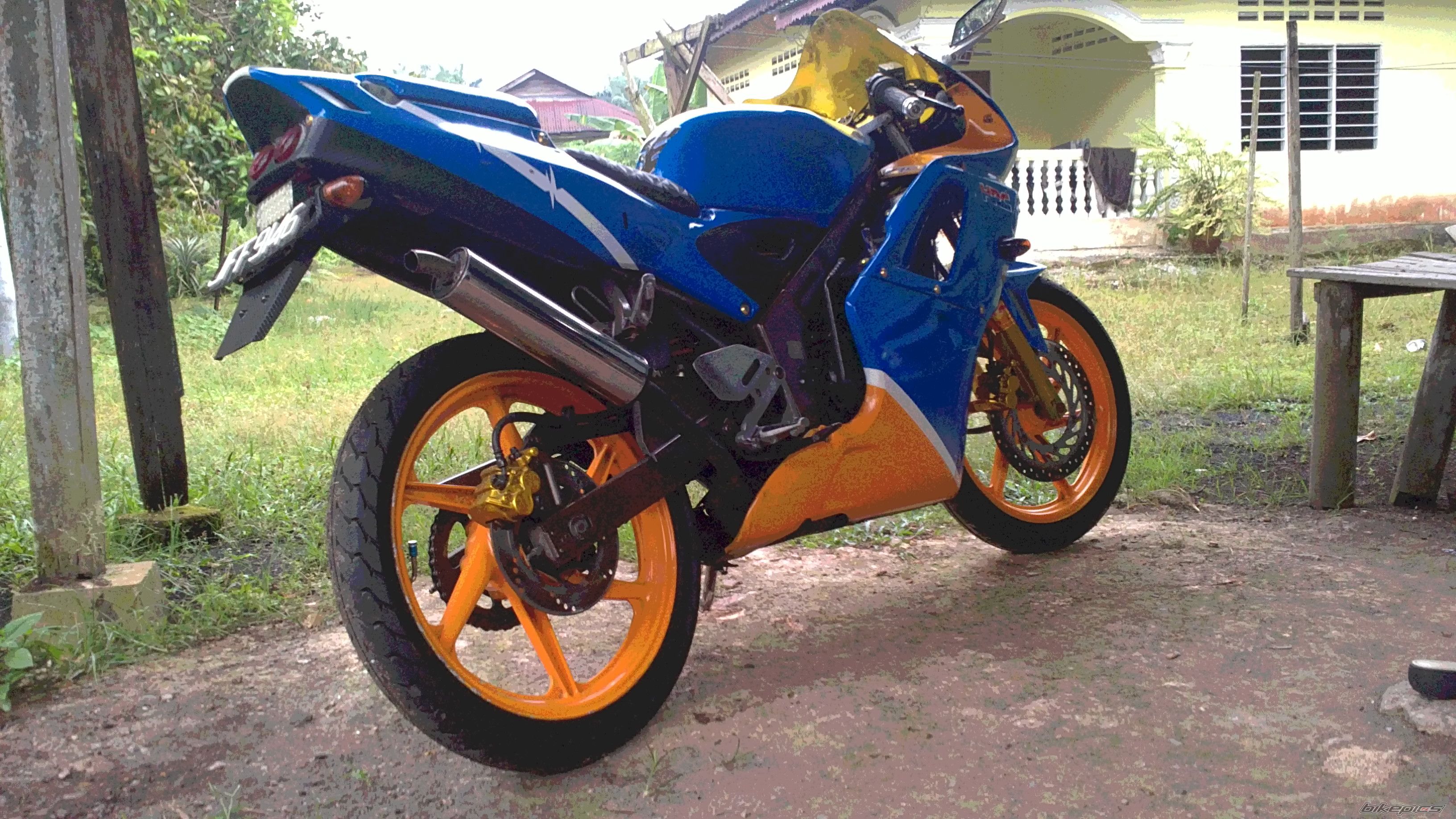 Photo 2388850