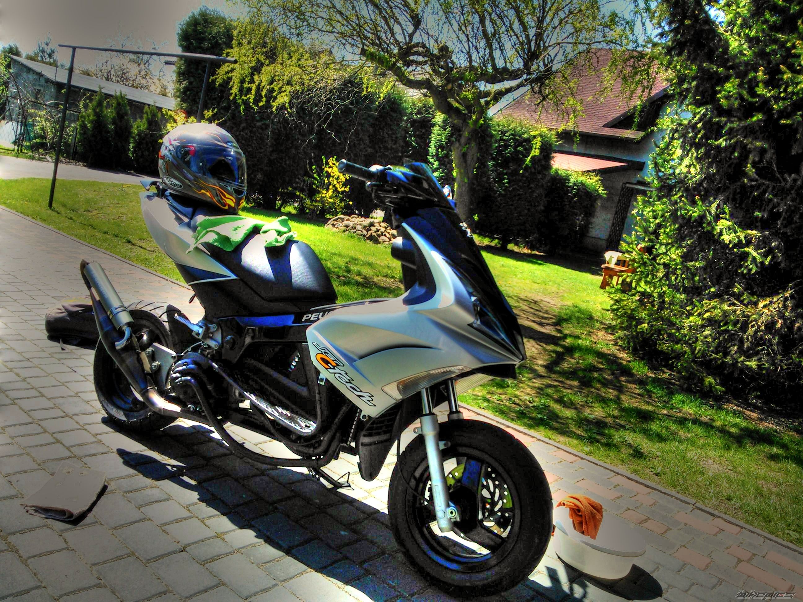Photo 2390777