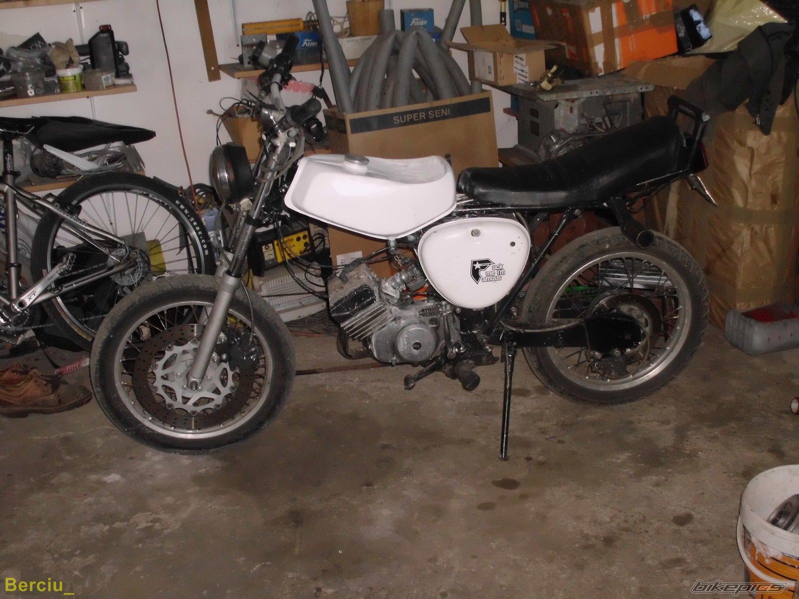 Photo 2399075