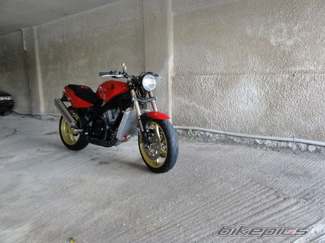 Photo 2400058