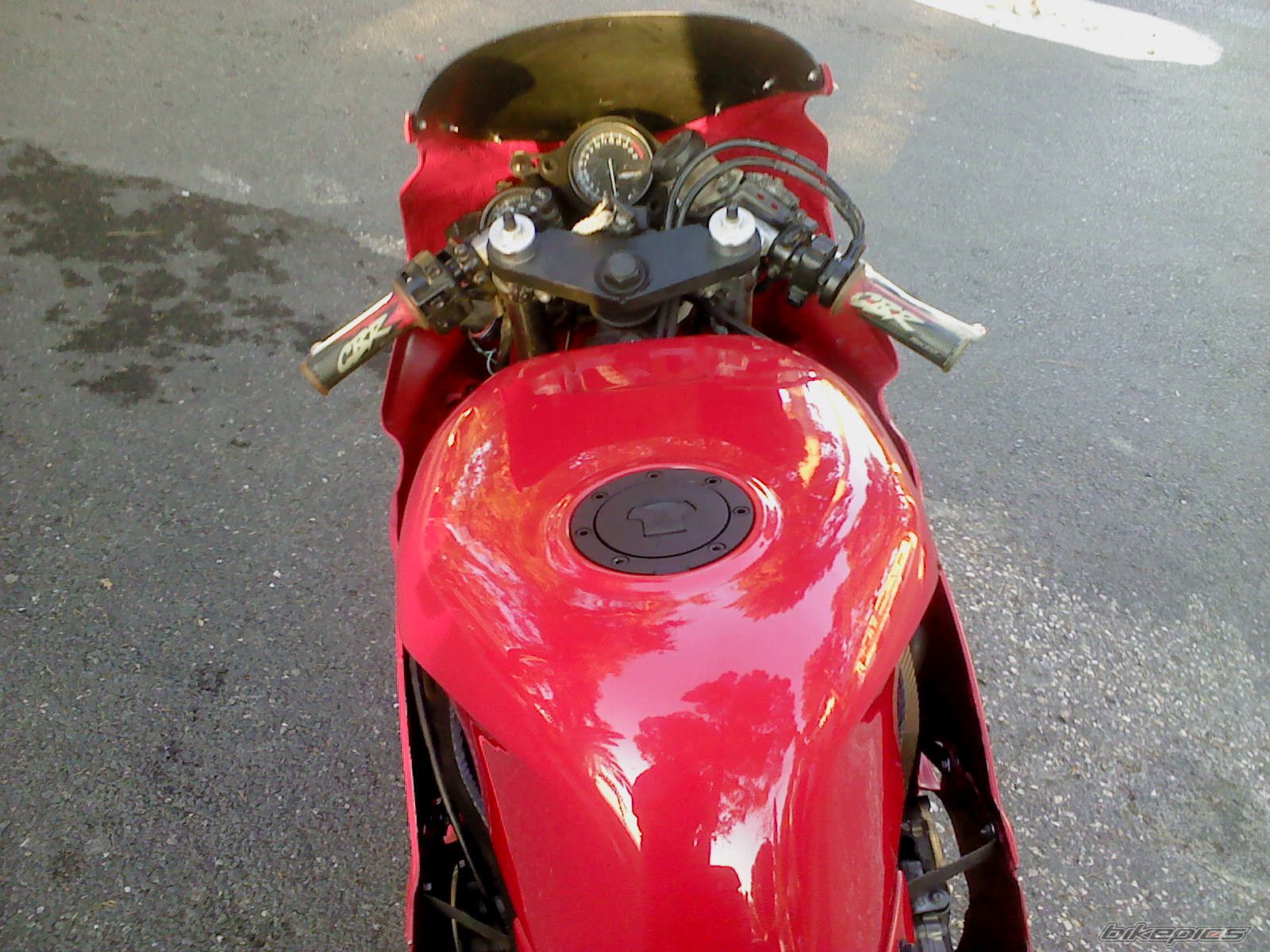 Photo 2400077