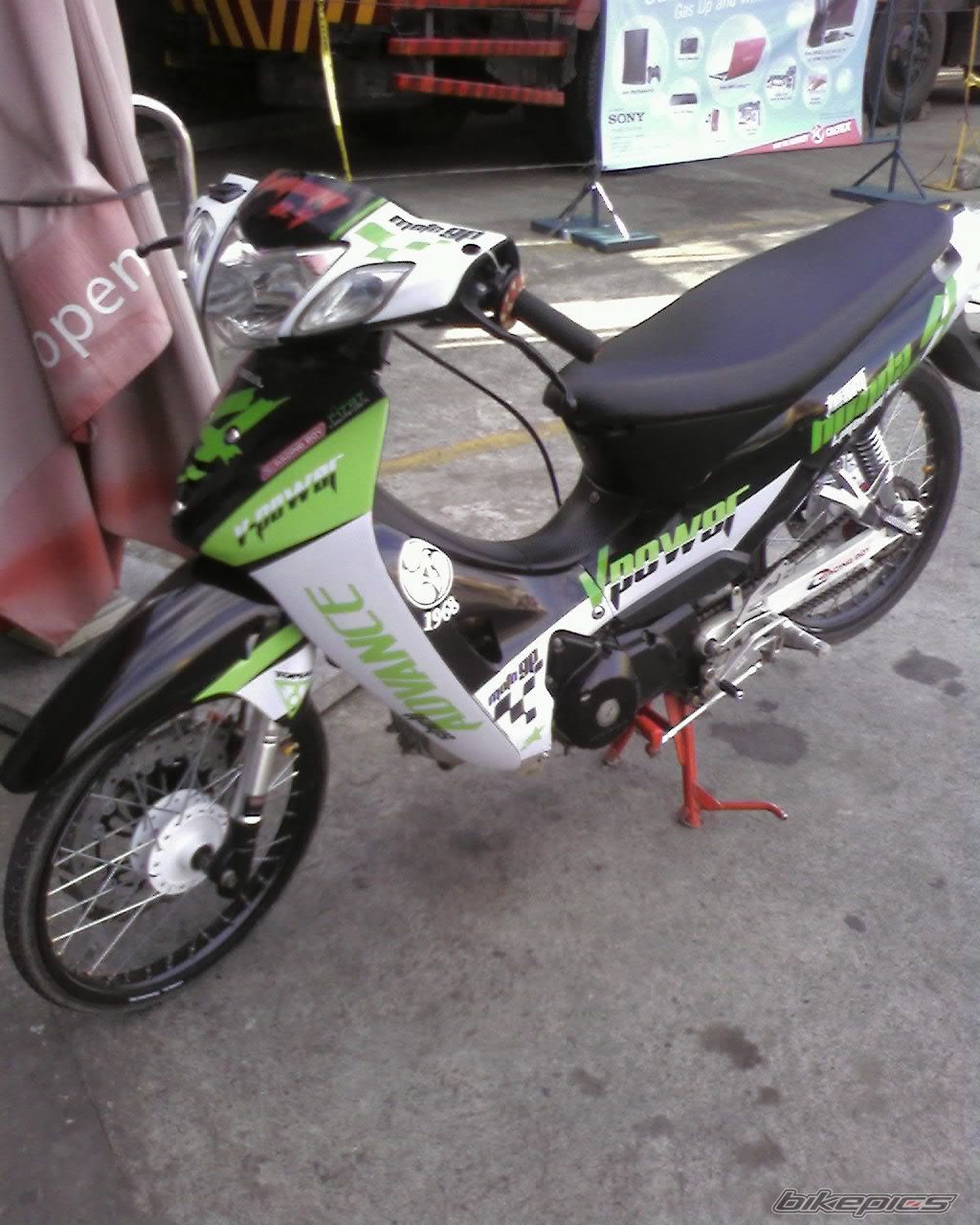 Photo 2400089
