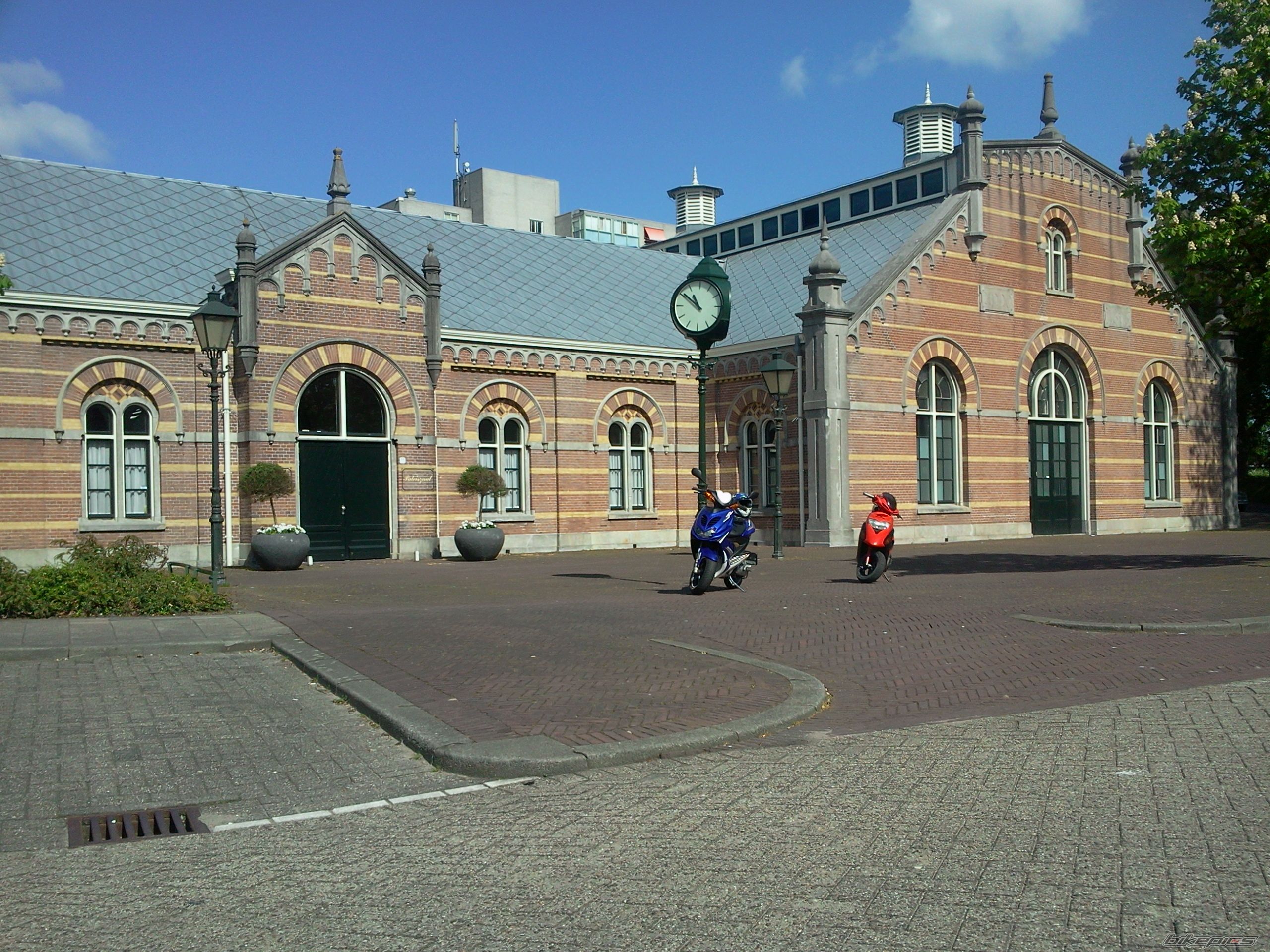 Photo 2400196