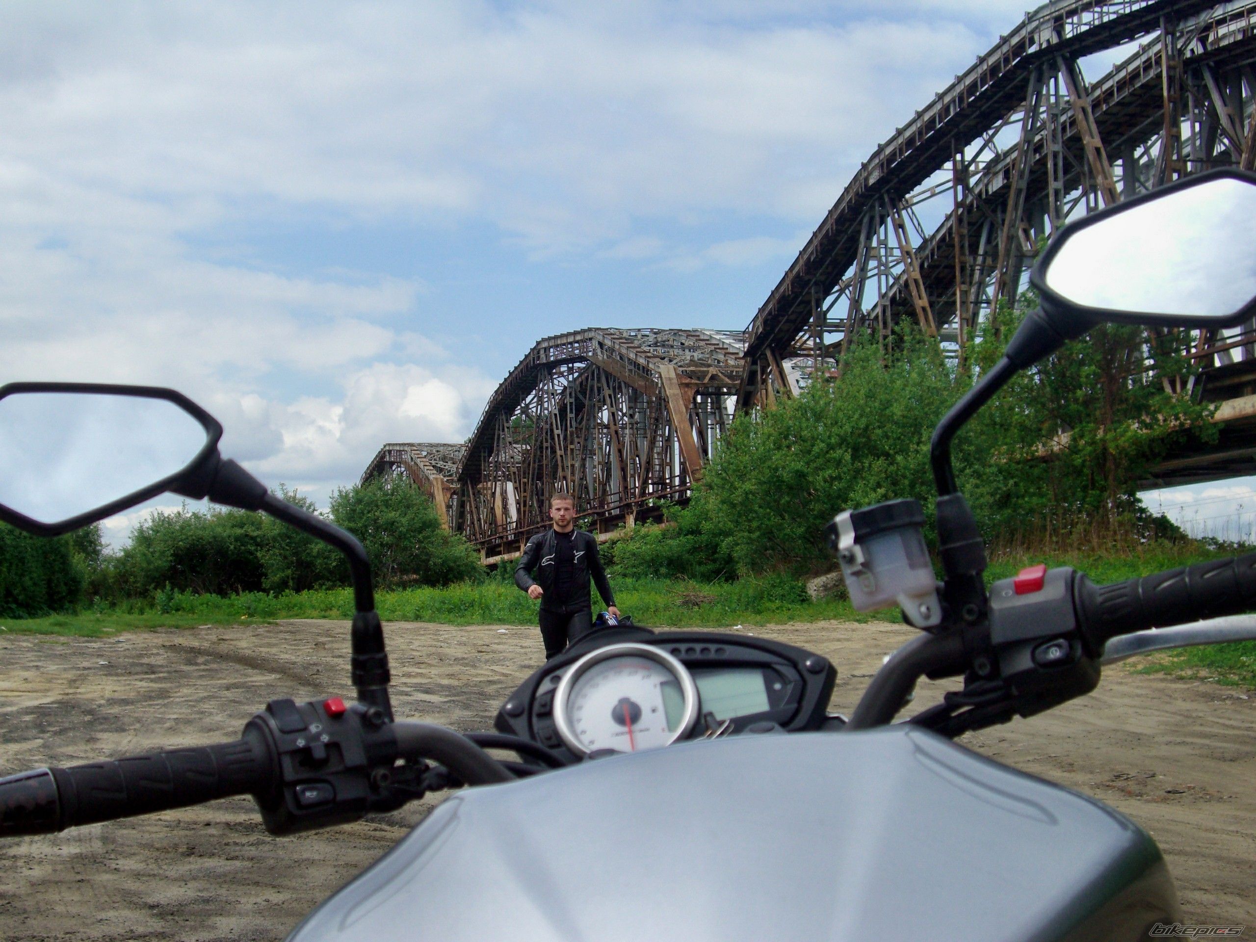 Bike Photo 2400296