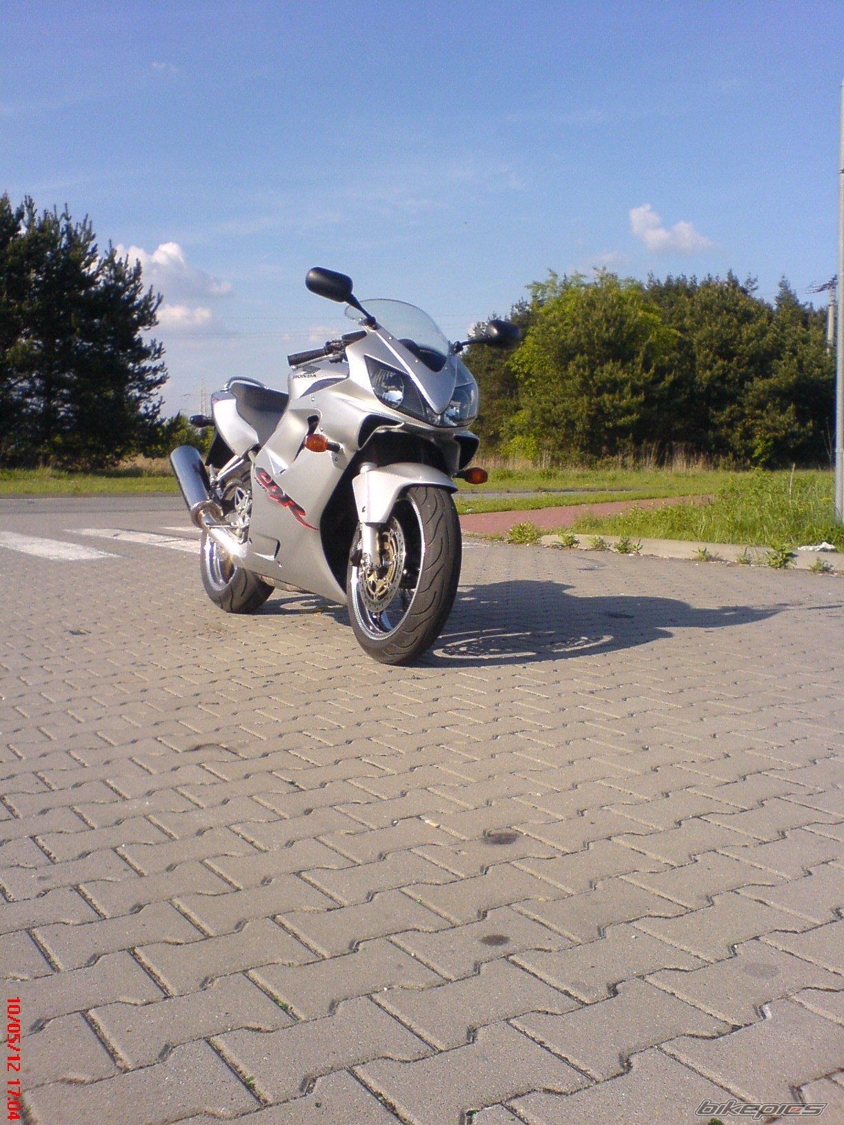 Bike Photo 2400576