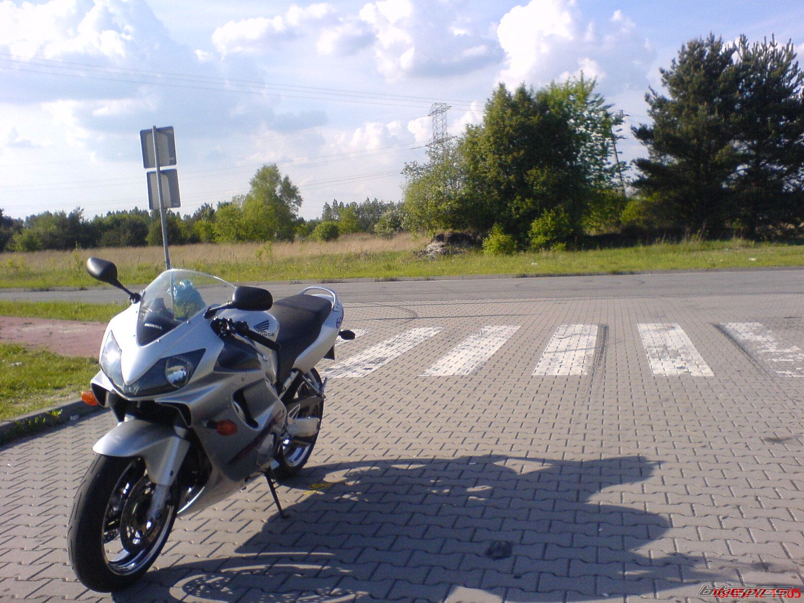 Bike Photo 2400578