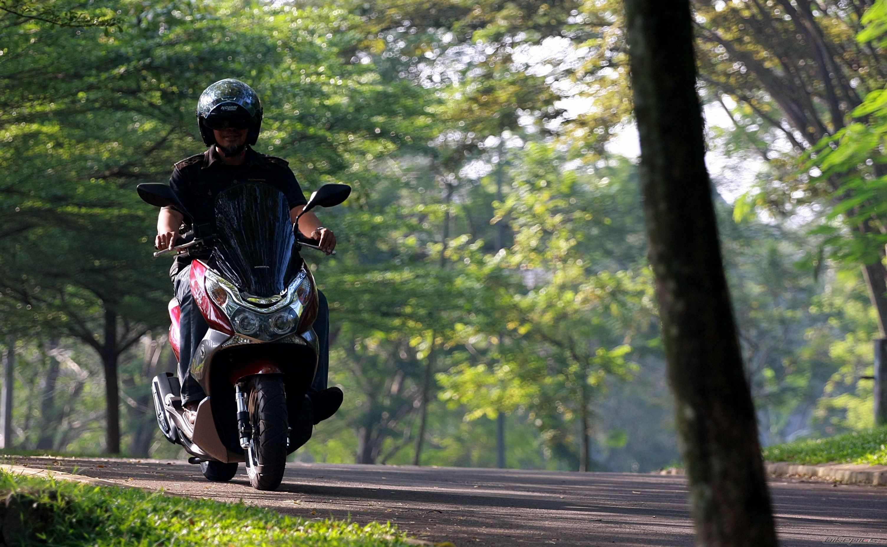 Bike Photo 2400675