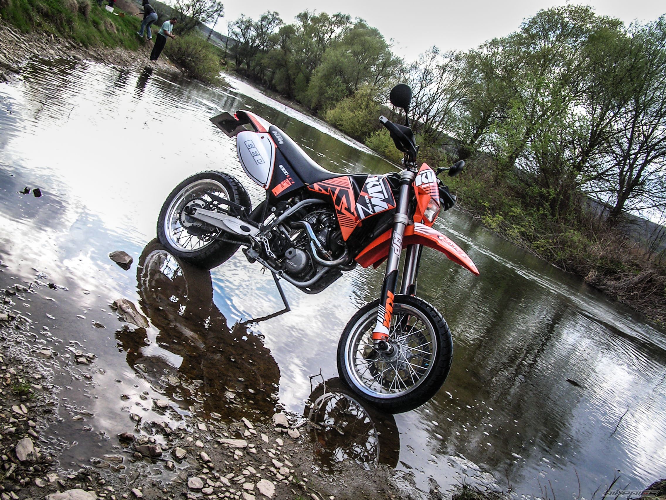 Bike Photo 2400772