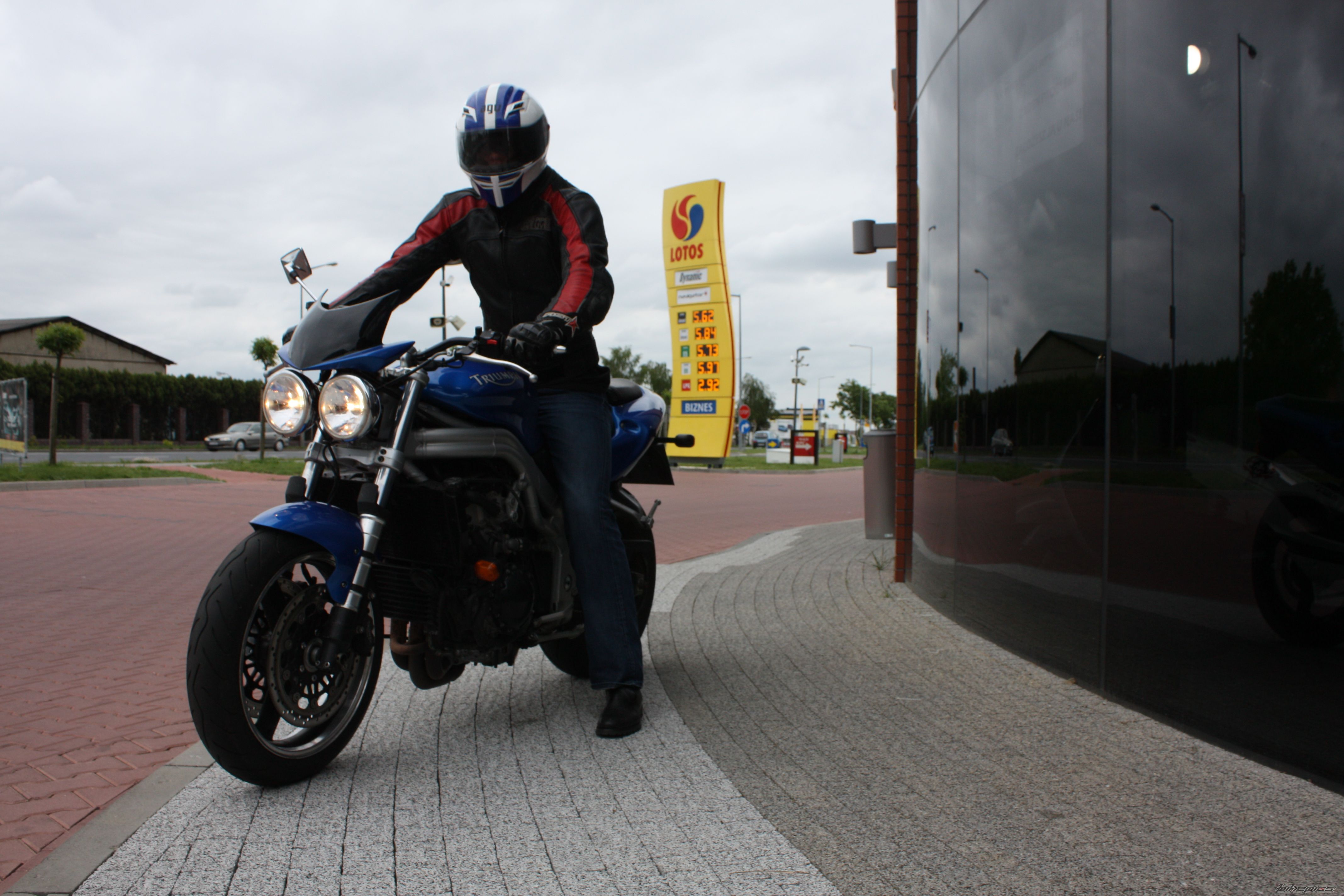 Bike Photo 2400780