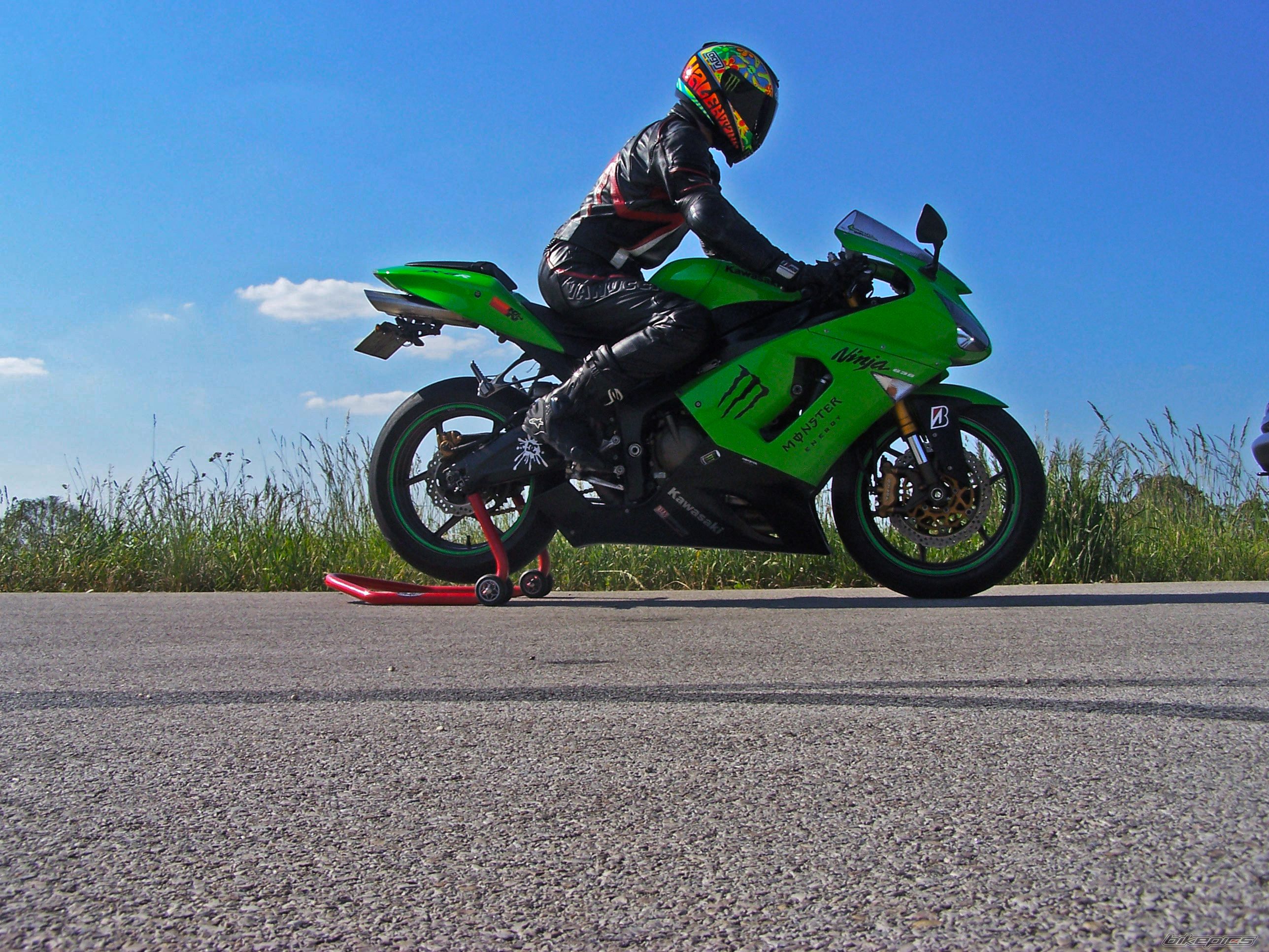 Bike Photo 2403043