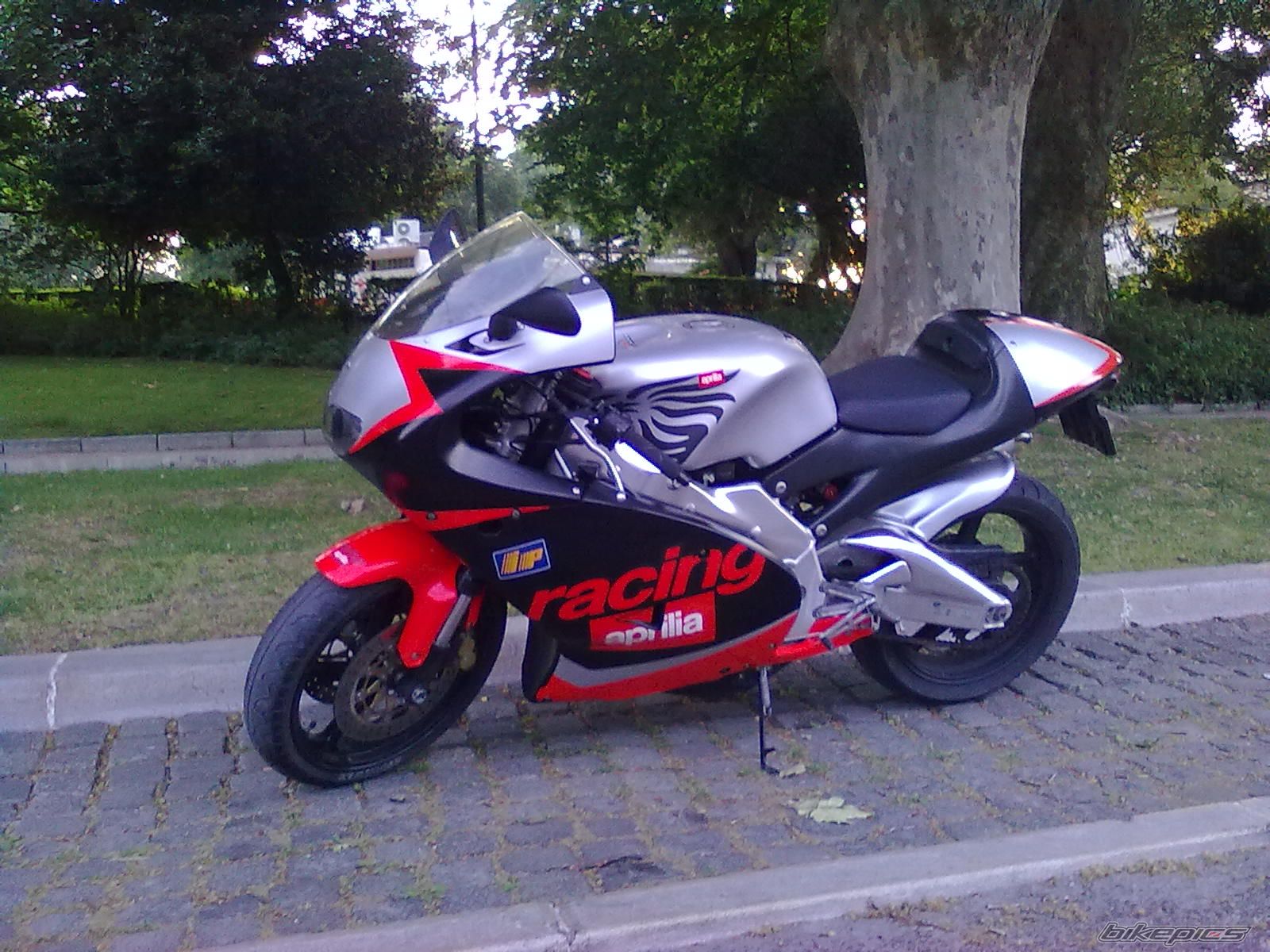 Photo 2403591