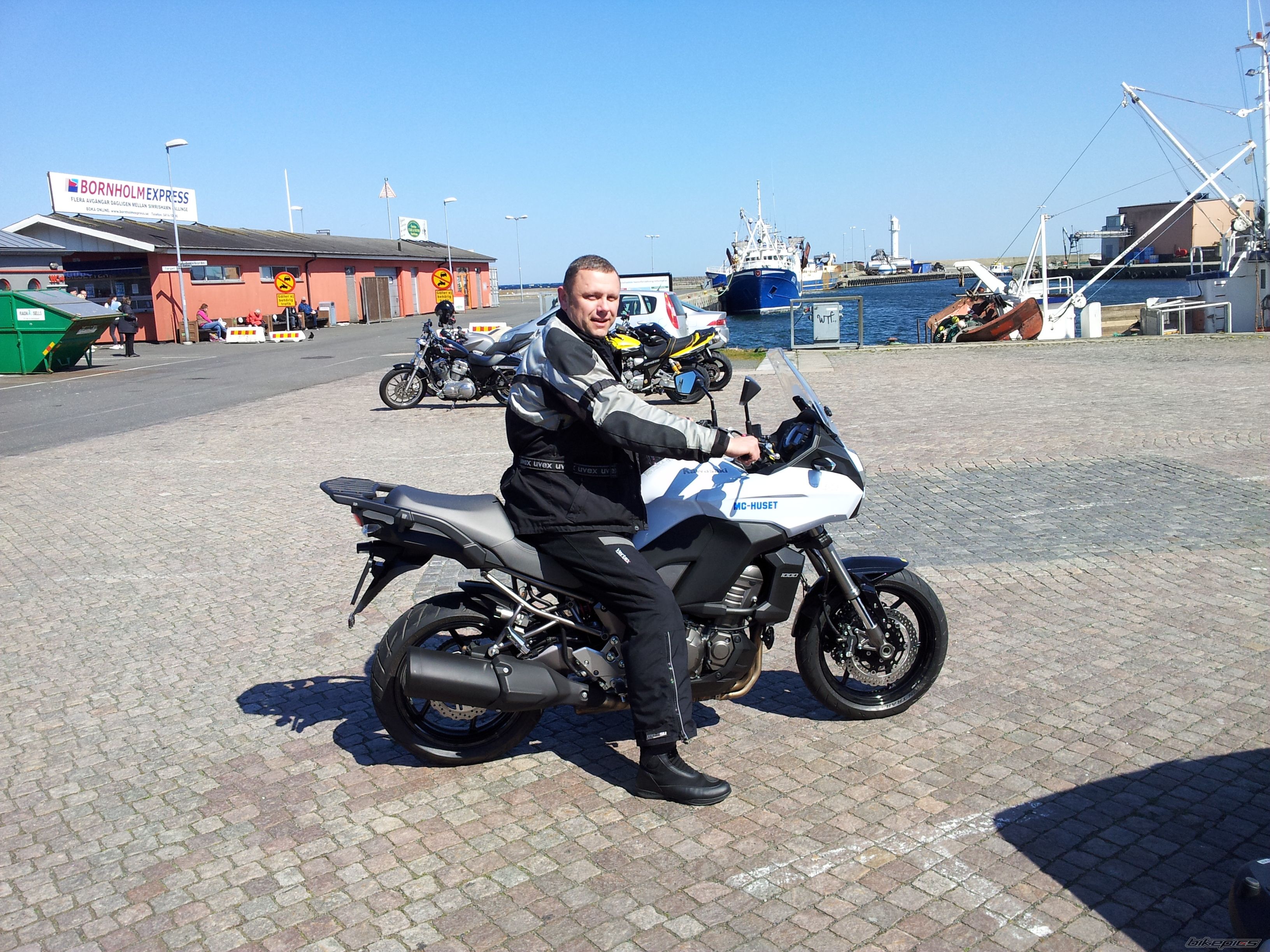 Photo 2403664