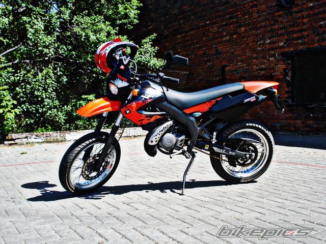 Photo 2403689