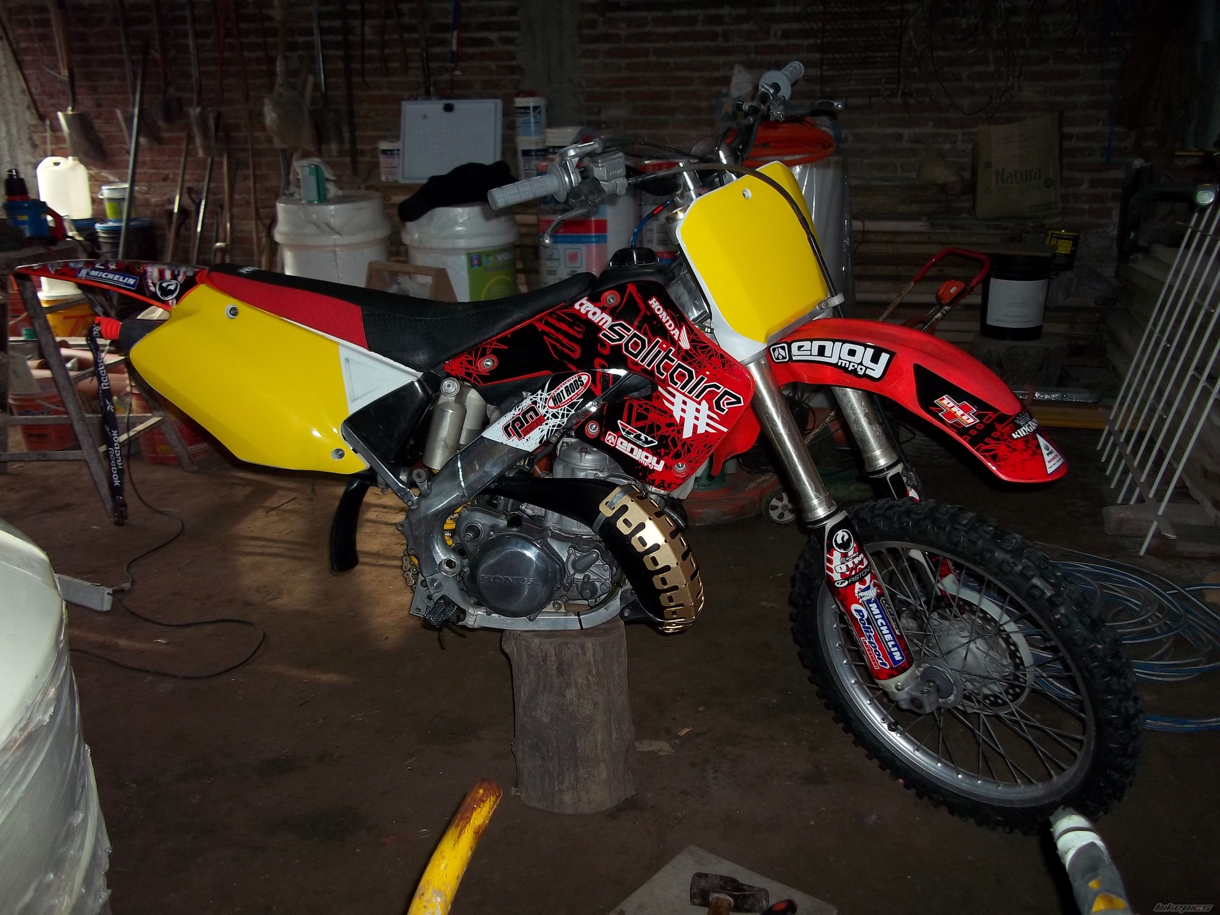 Photo 2403752