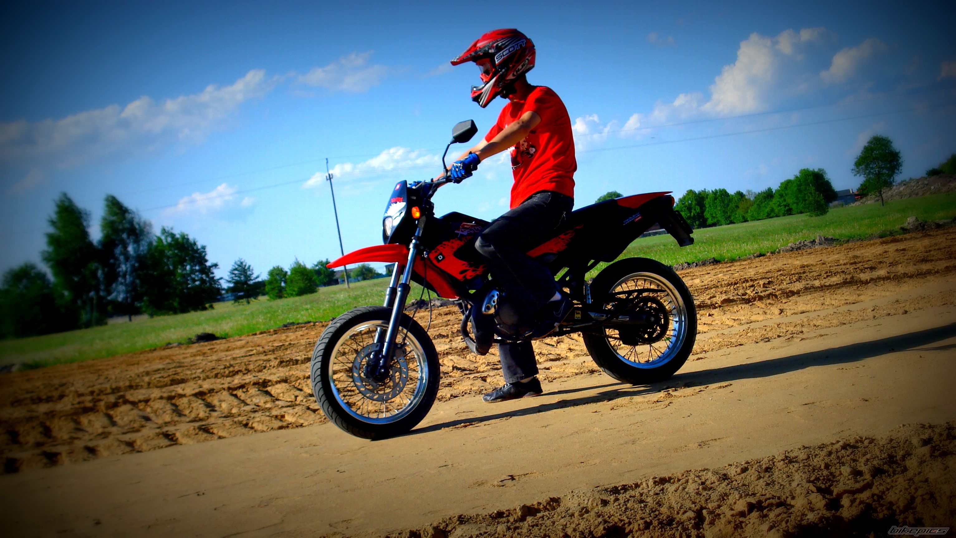Photo 2403796