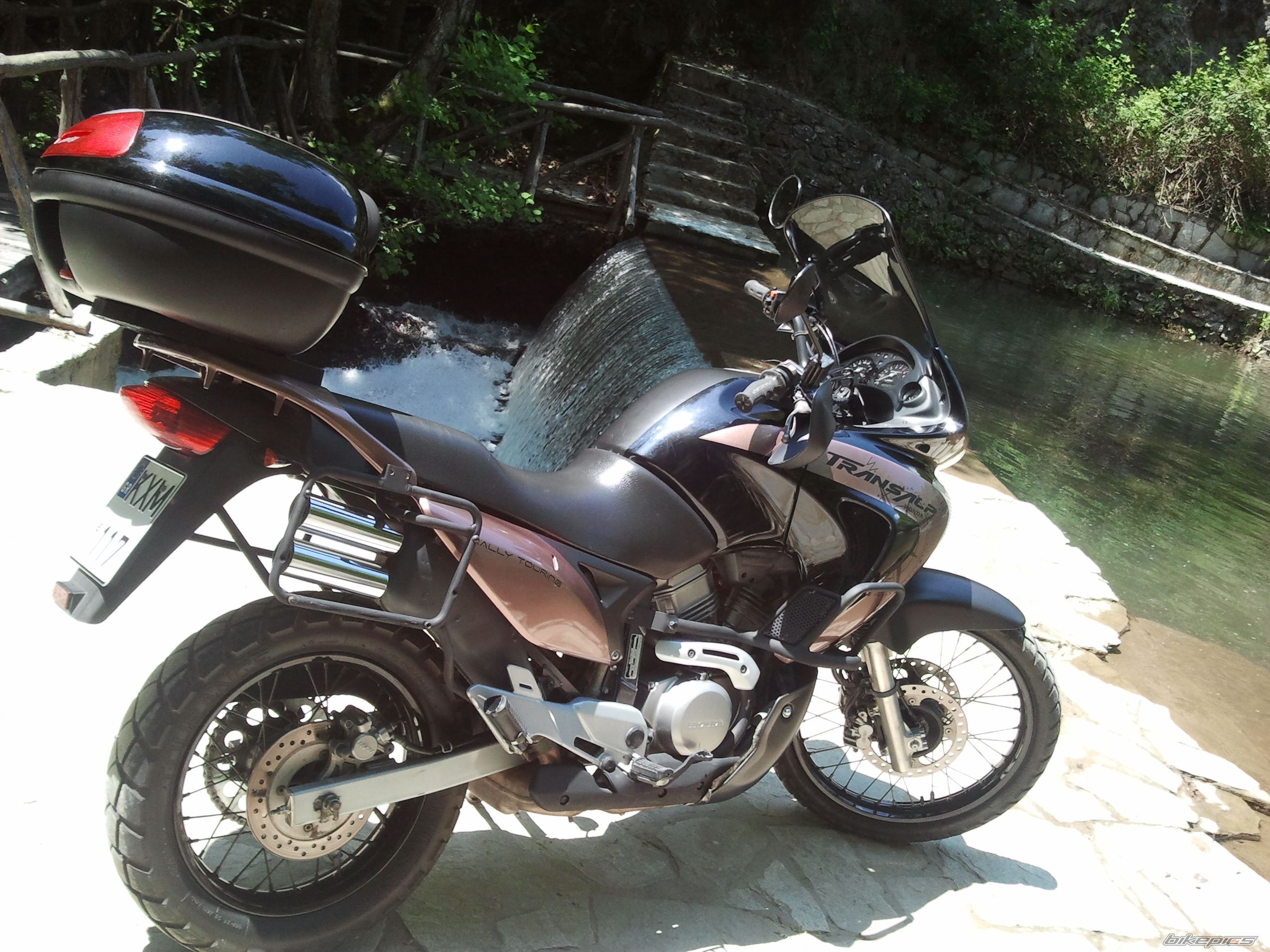 Photo 2403832