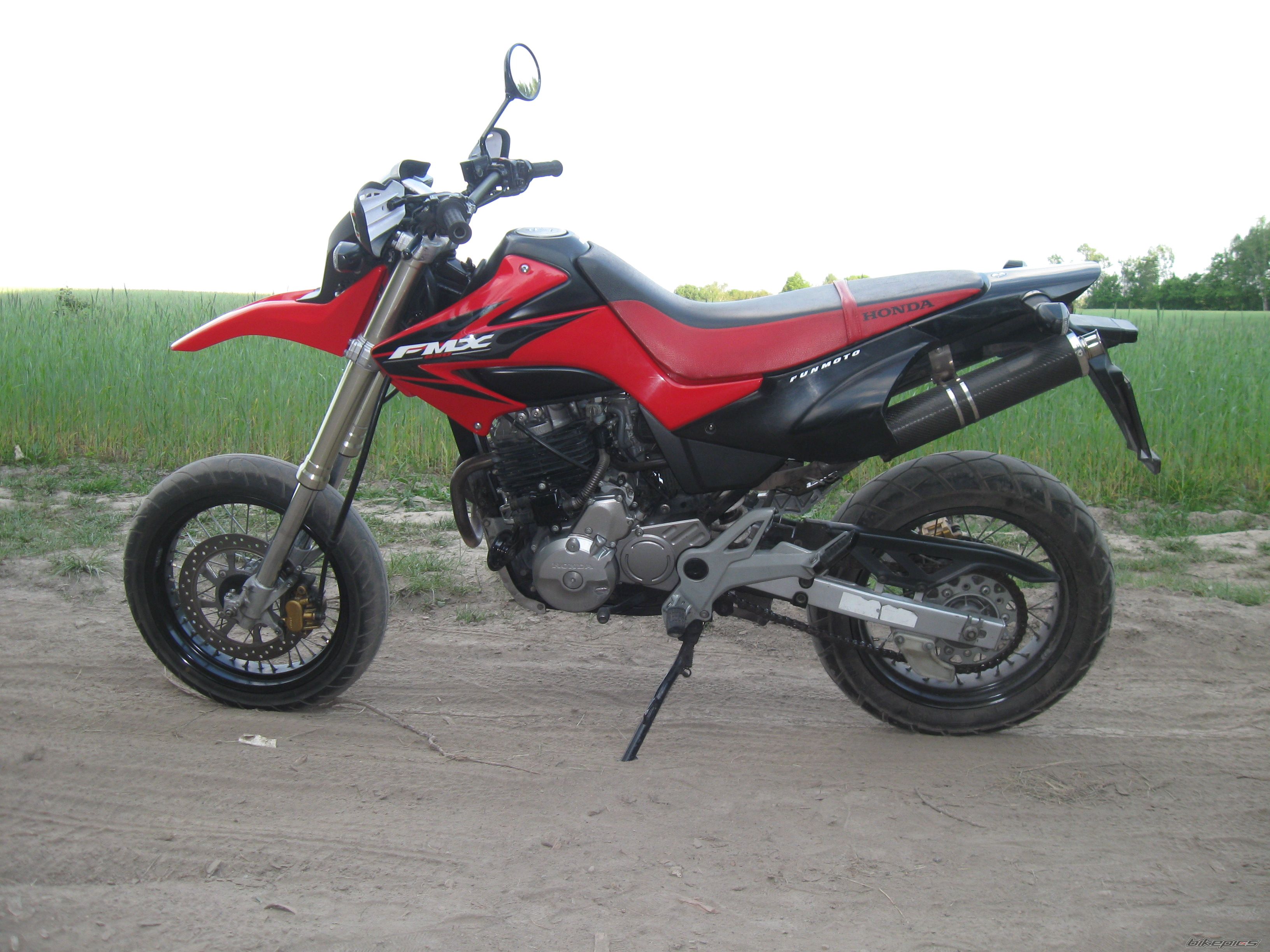 Photo 2403836
