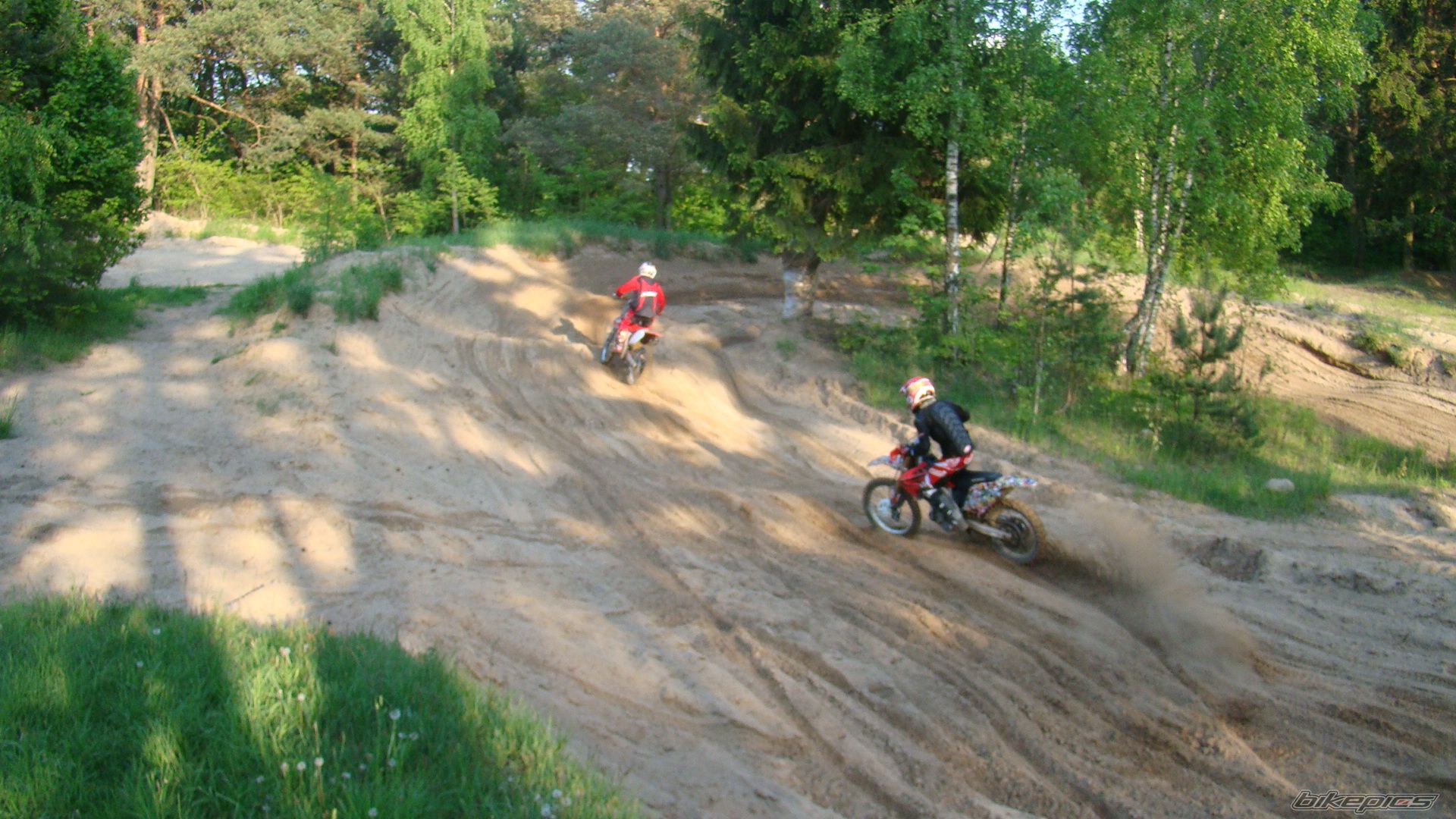 Photo 2404456