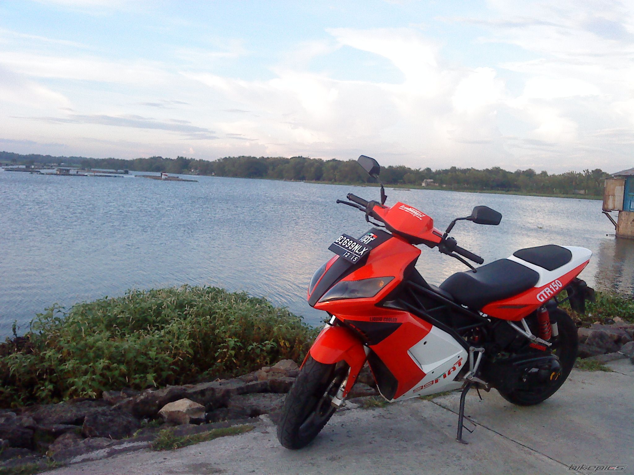 Photo 2404785