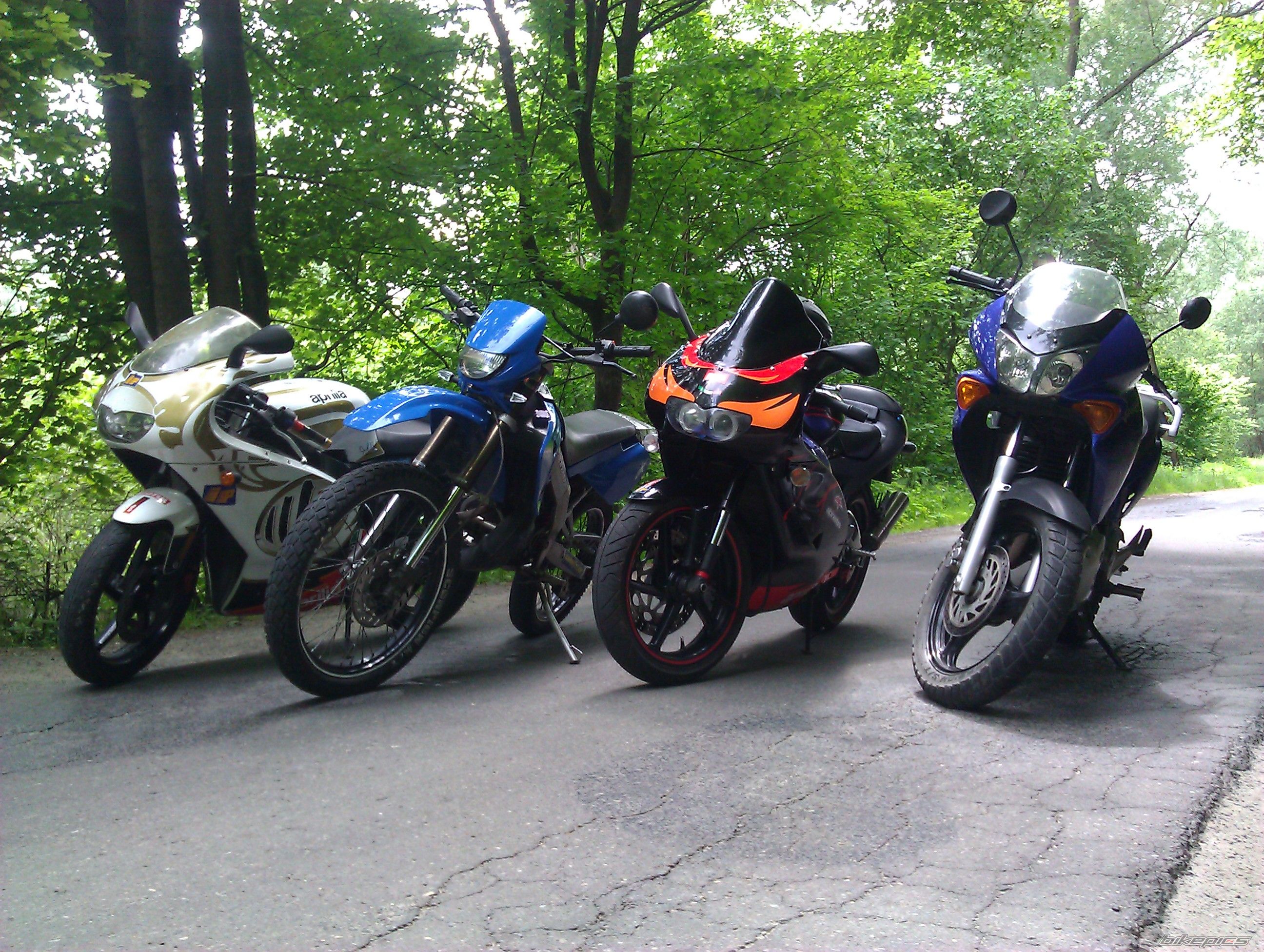 Photo 2407242