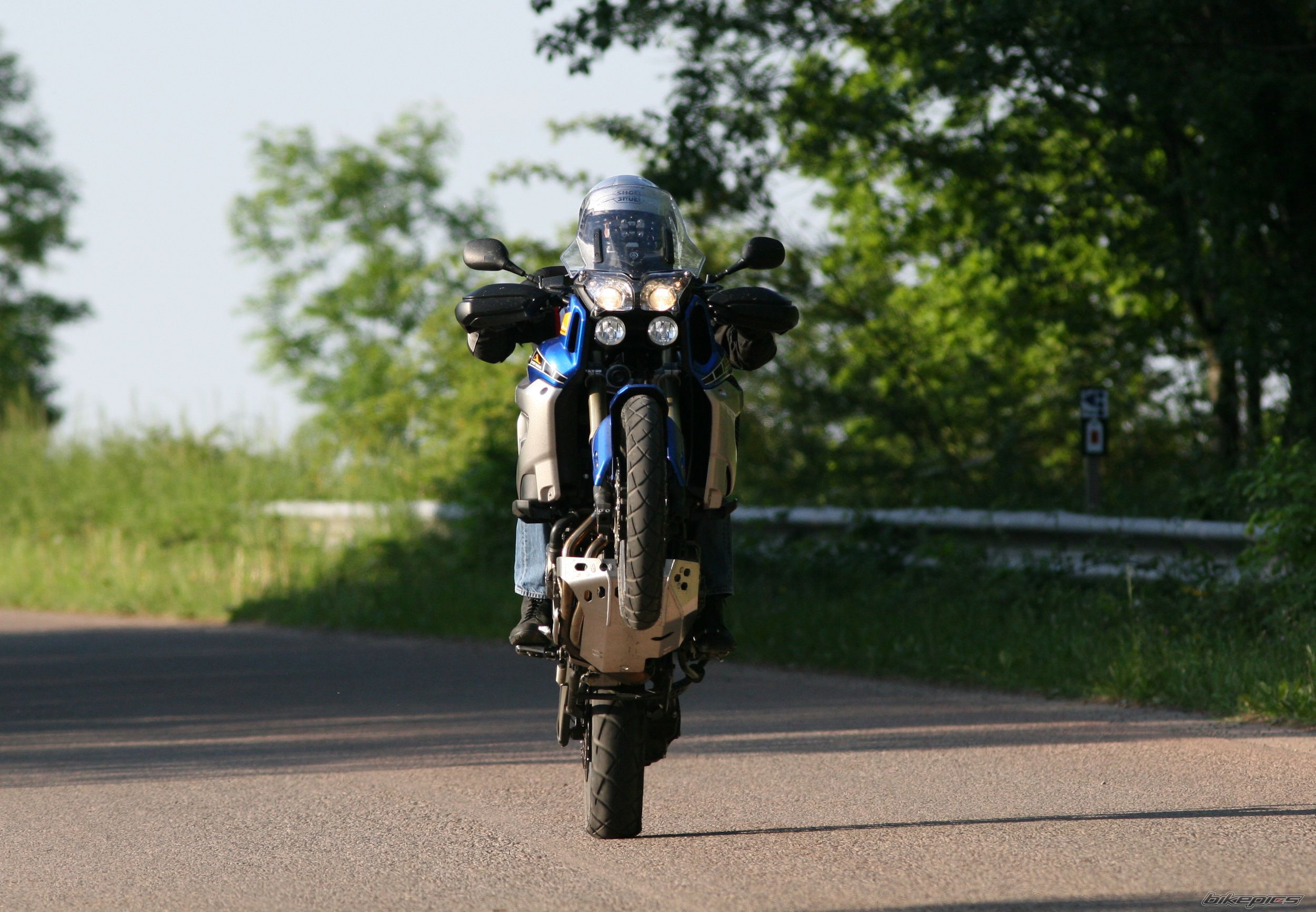 Photo 2407369