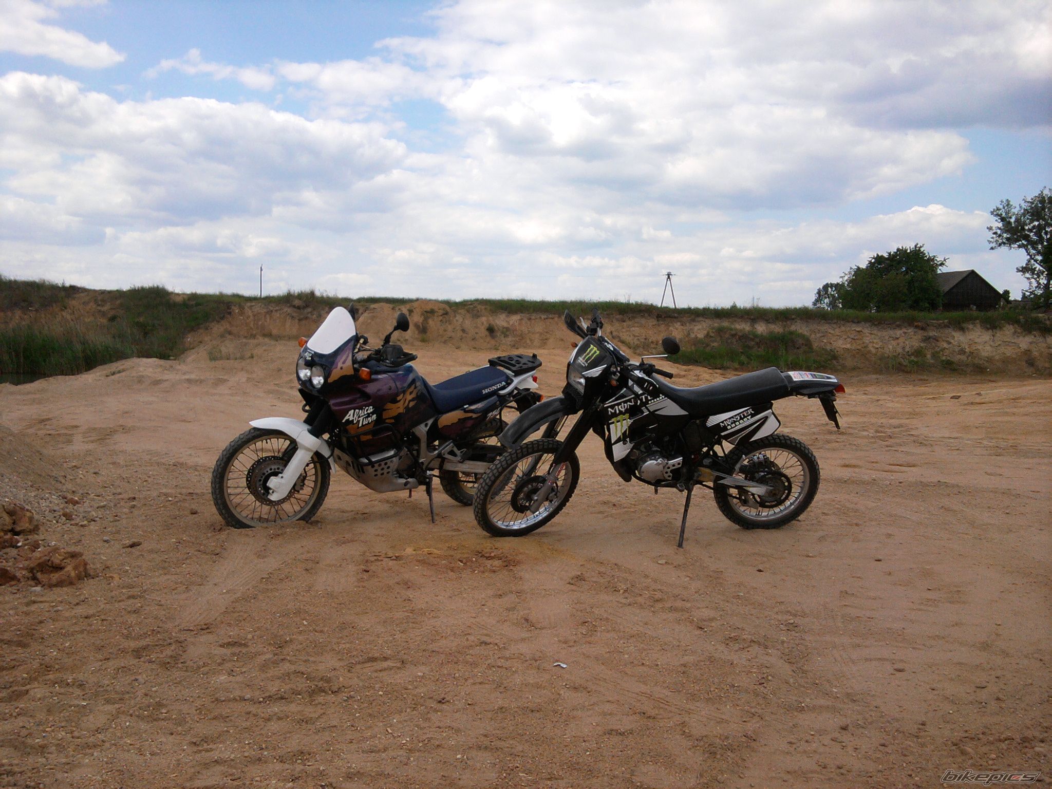 Photo 2408993