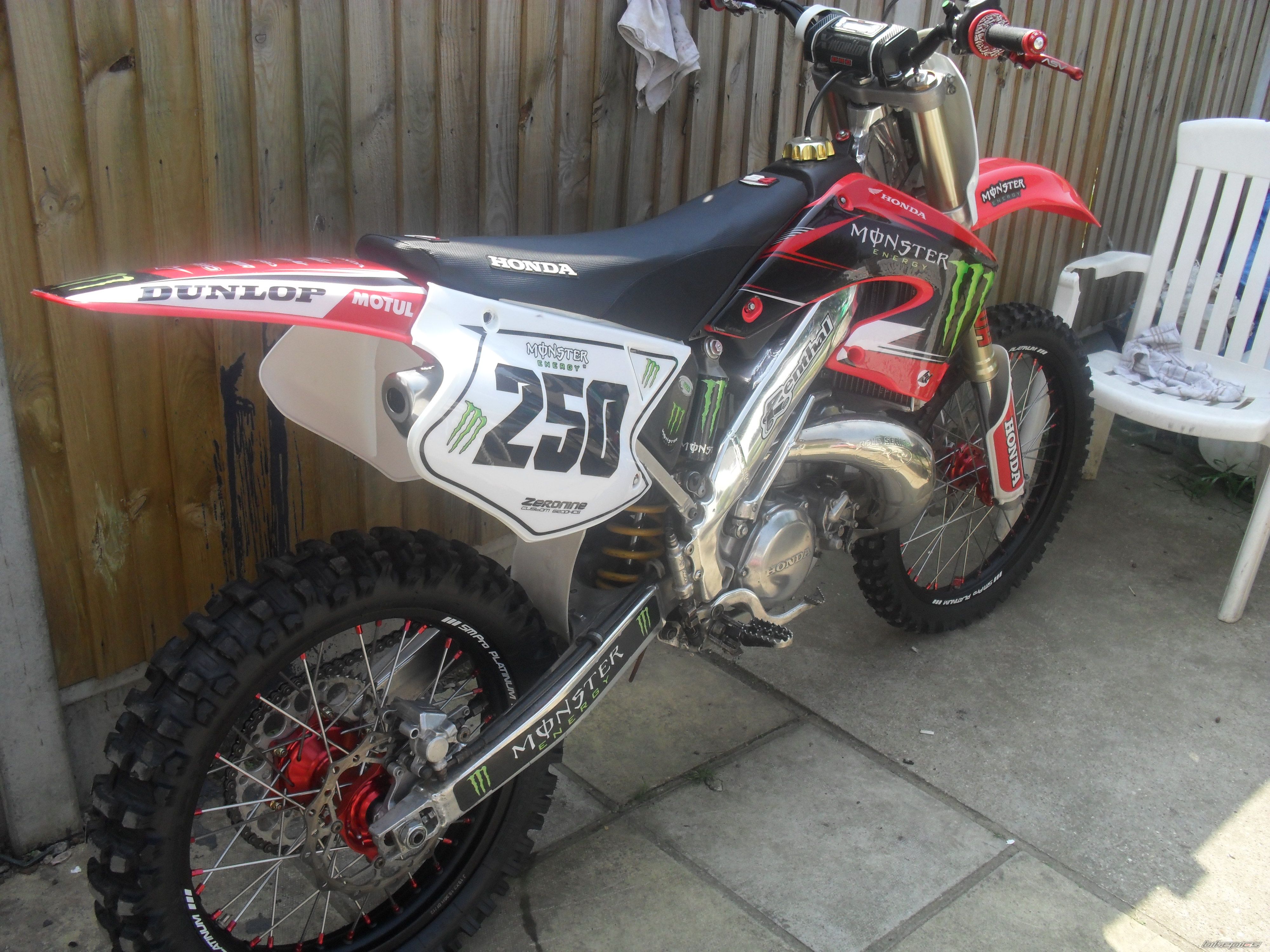 Photo 2409001