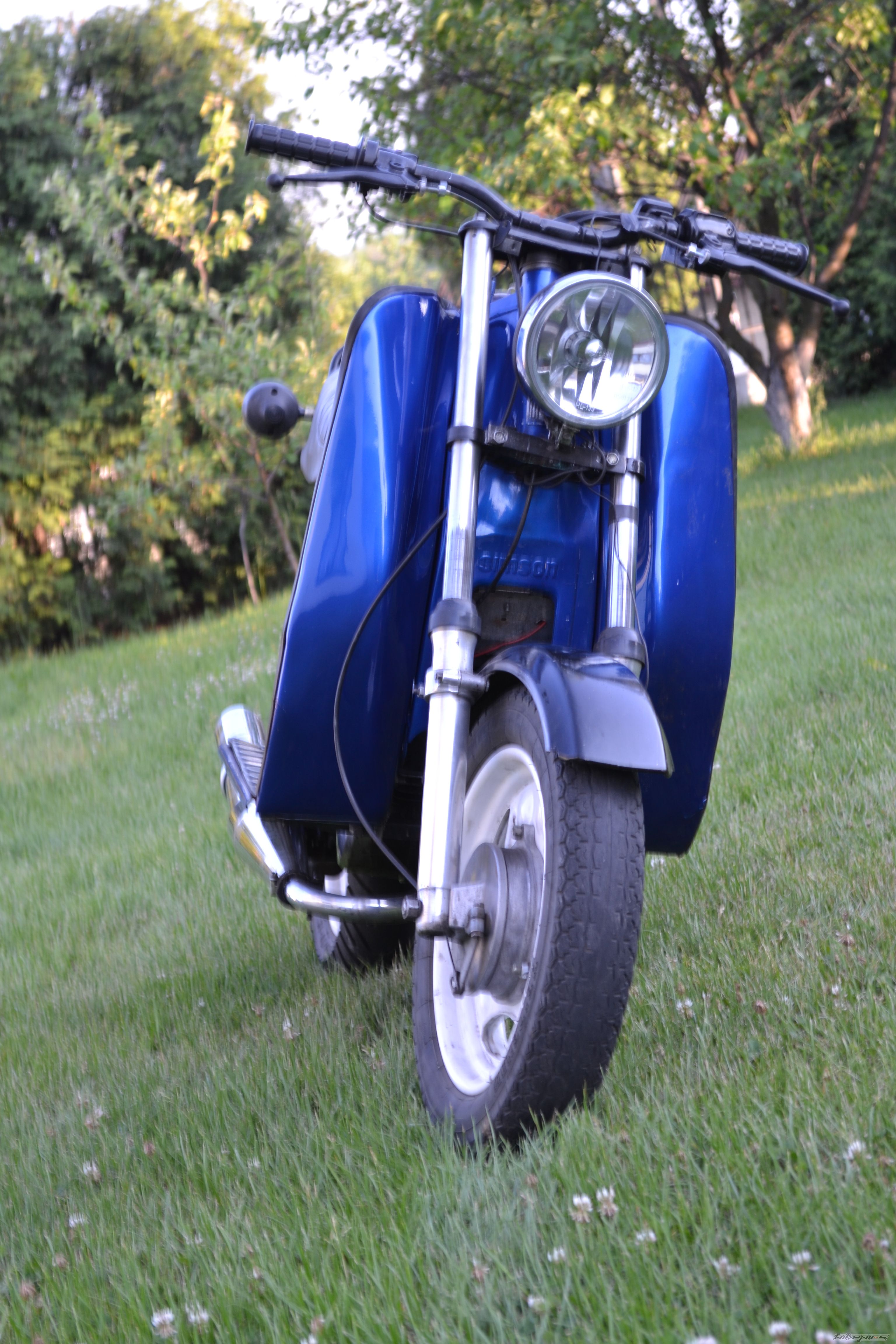 Photo 2409803