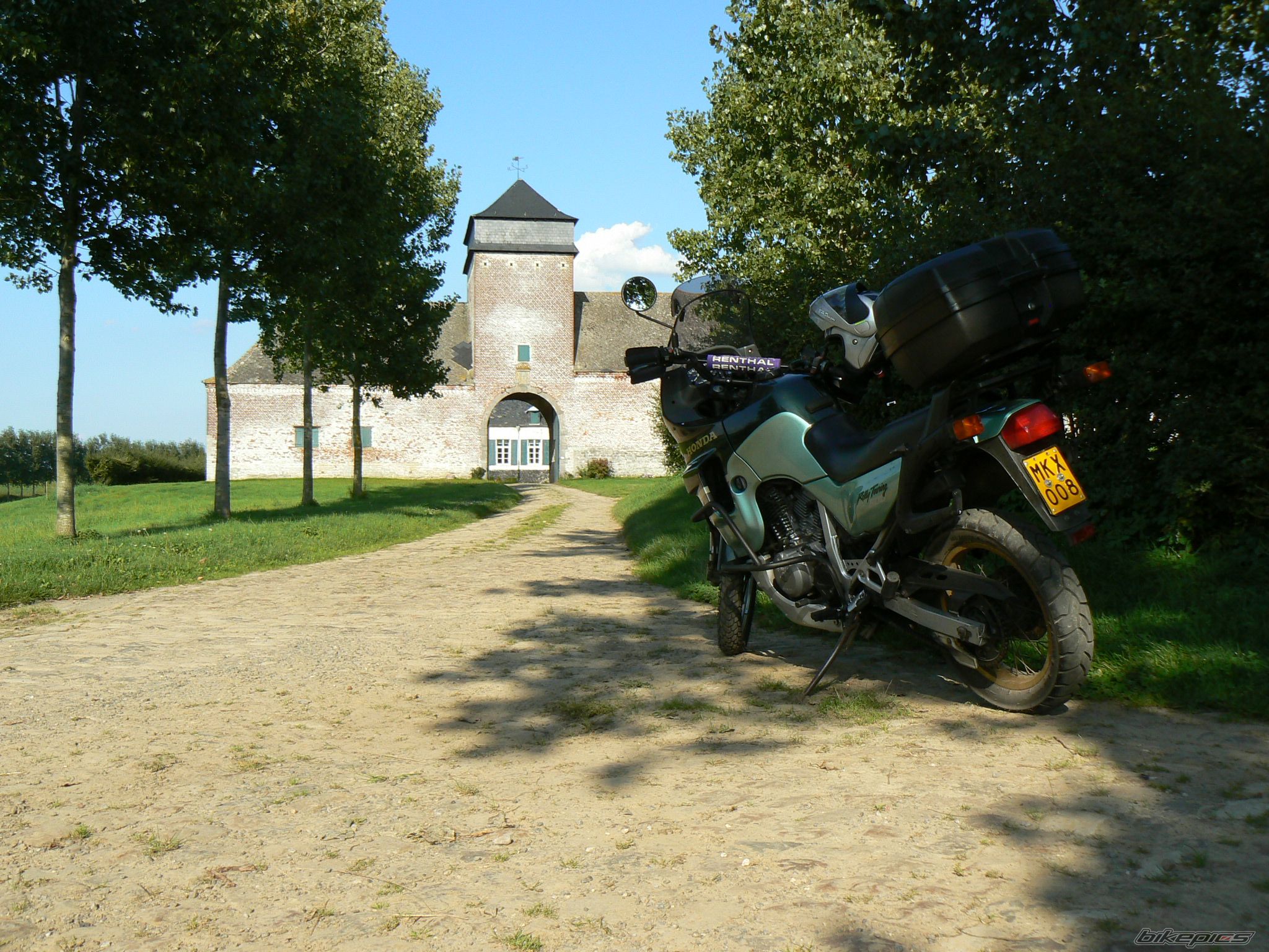 Photo 2410236