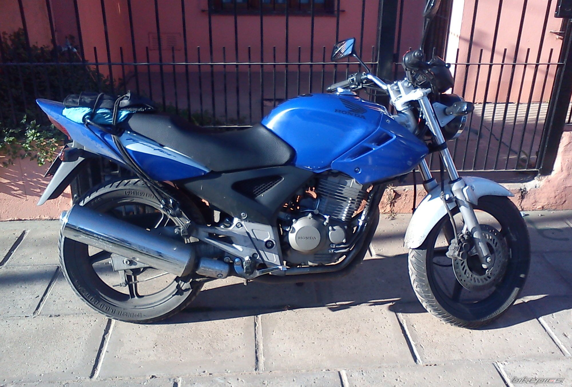 Photo 2412559